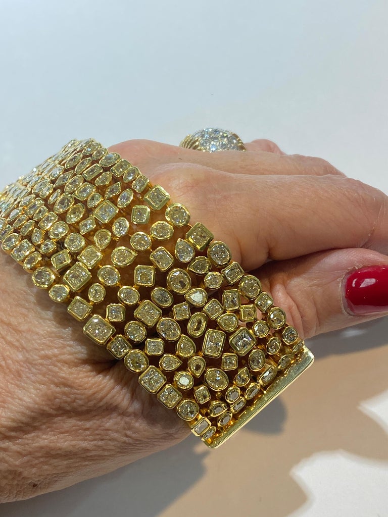 73 Carat Fancy Yellow Diamond 18K Yellow Gold Bracelet For Sale 3