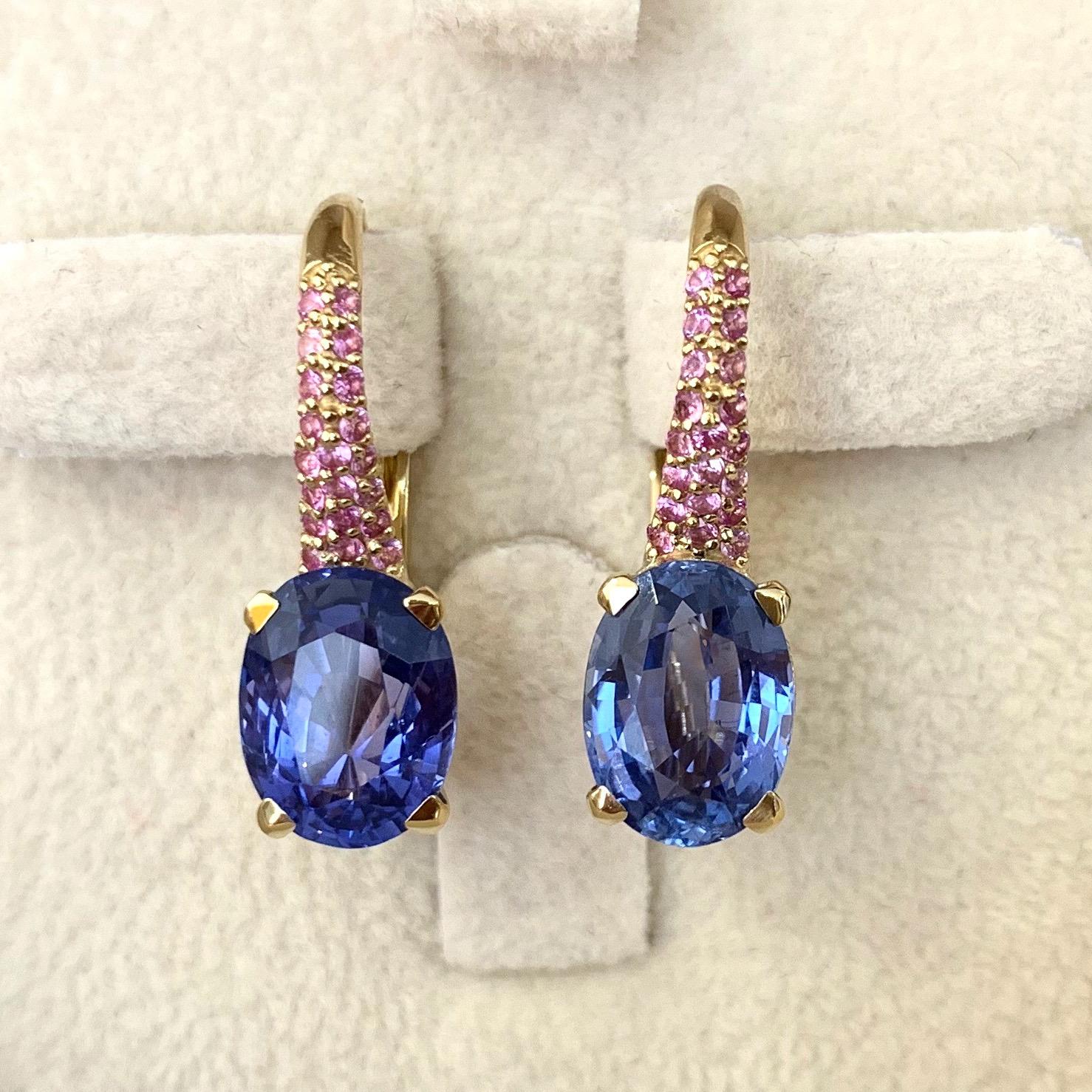 Cornflower blue natural sapphires are very beautiful stones. 
If you enjoy jewelry with such sapphires you will always be very trendy and stylish.
We decided to make this earrings not in usual classical style but to create something special - mix