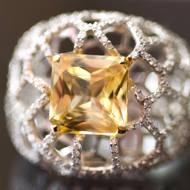 Modern 4,57 Carat Natural Yellow Sapphire Diamonds 18 Karat White Gold Cocktail Ring For Sale