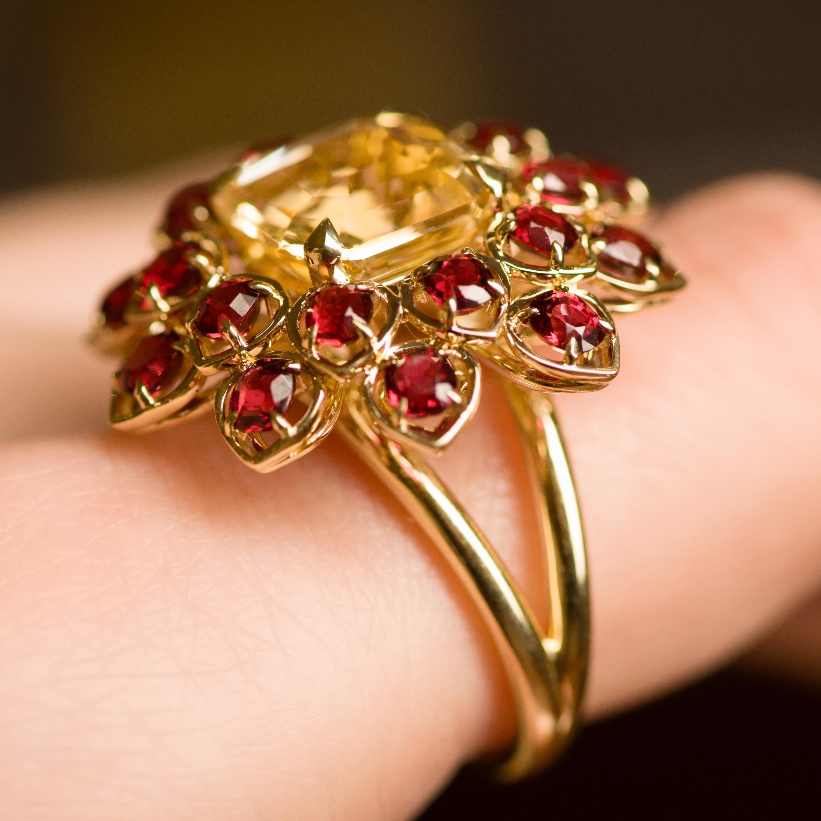 4, 57 Carat Yellow Sapphire Red Spinel 18 Karat Yellow Gold Flower Cocktail Ring In New Condition In Singapore, SG