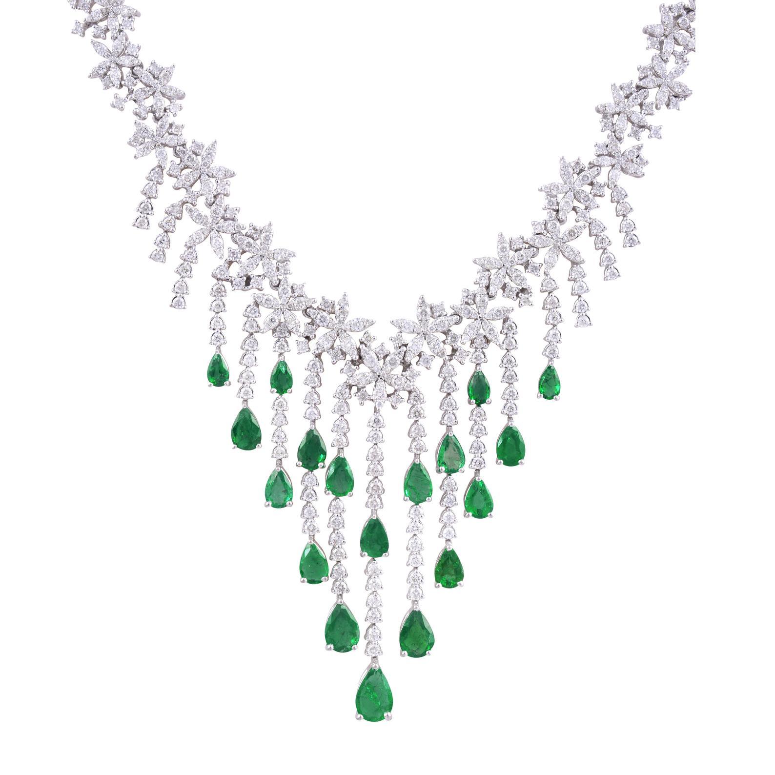 Modern 7.30 Carat Diamond Emerald 14 Karat White Gold Statement Necklace For Sale