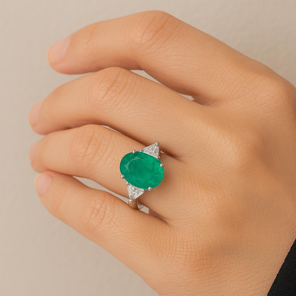 Oval Cut 7.30 Carat Insignificant Natural Green Oval Emerald Cocktail Ring For Sale