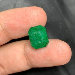 7.30 Carat Natural Loose Emerald Gemstone From Swat Mine, Pakistan