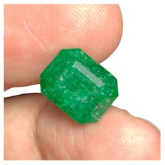 7.30 Carat Natural Loose Emerald Gemstone From Swat Mine, Pakistan