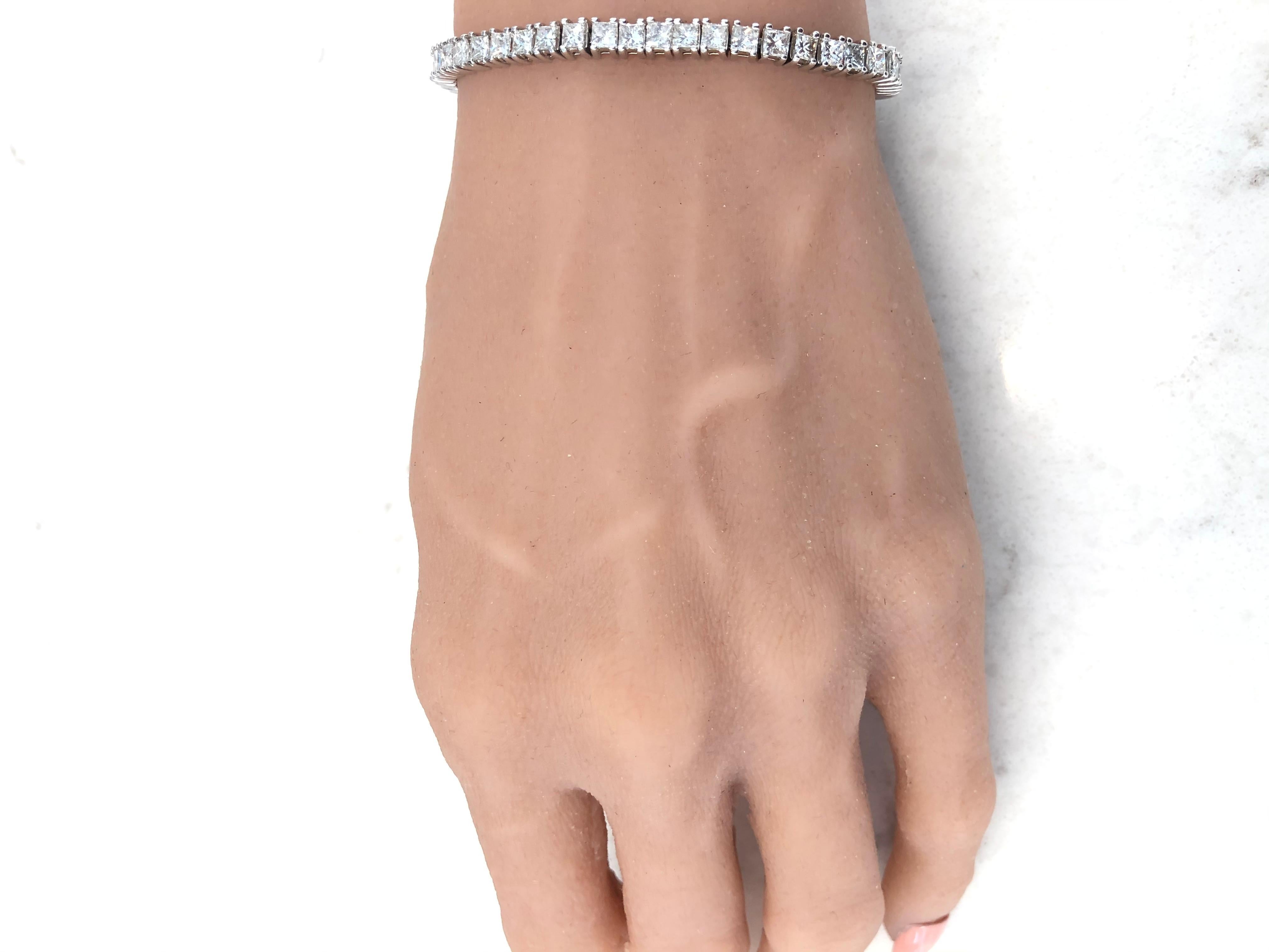 7,30 Karat Prinzessin-Diamant-Tennisarmband aus 14 Karat Weißgold (Carréschliff) im Angebot