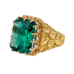 7.30 Carat Zambian Emerald, Diamond, Yellow Gold Handmade Italian Cocktail Ring