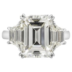 7.31 Carat Emerald Diamond Ring 18K Gold Timeless Brilliance