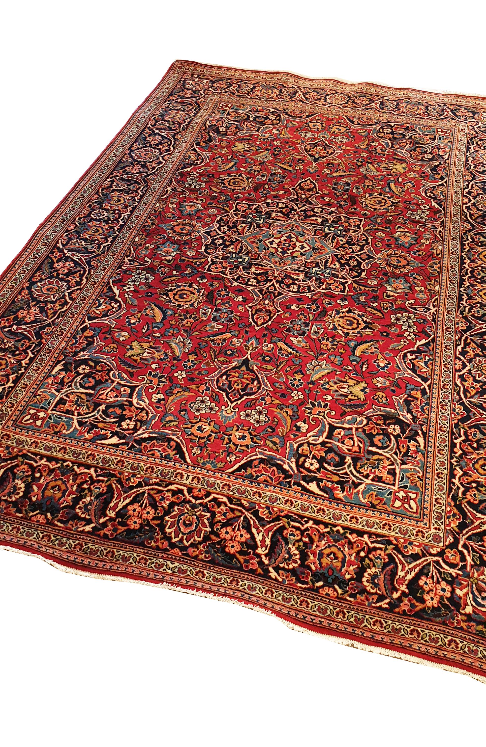 Rustic Oriental Carpet, 20th Century - N° 731 For Sale