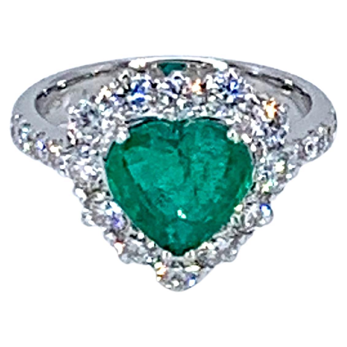 Contemporary 7.32 Carat Emerald & 3.75 Carat Diamond Heart Shaped Ring For Sale