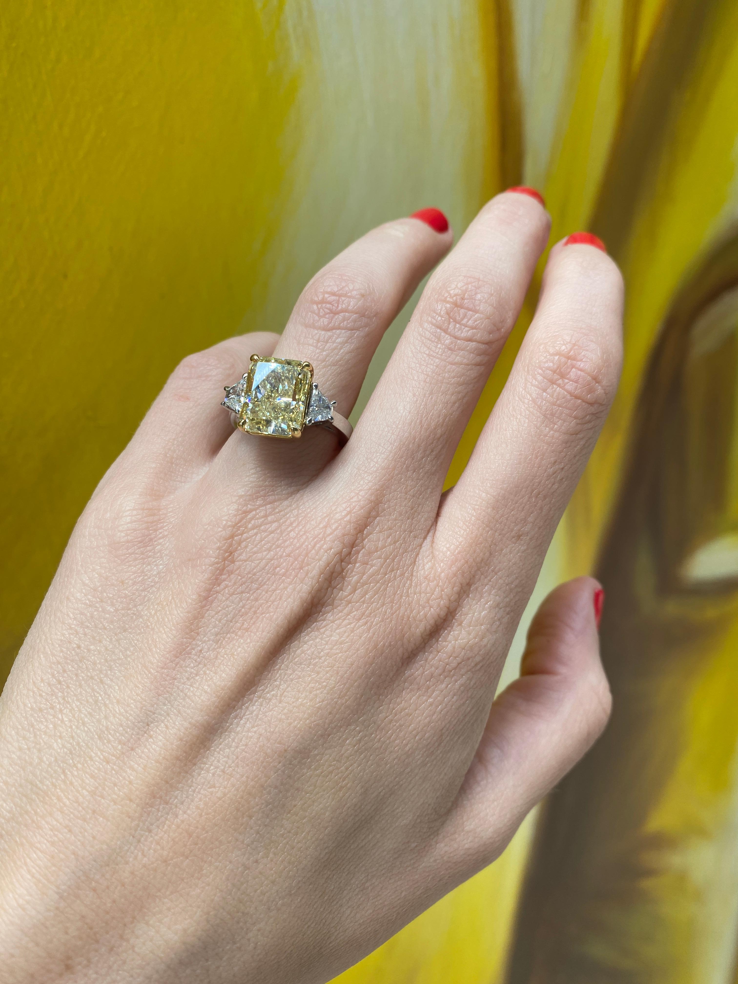 7.32 Carat Radiant Cut Fancy Yellow Diamond Engagement Ring, Platinum 3