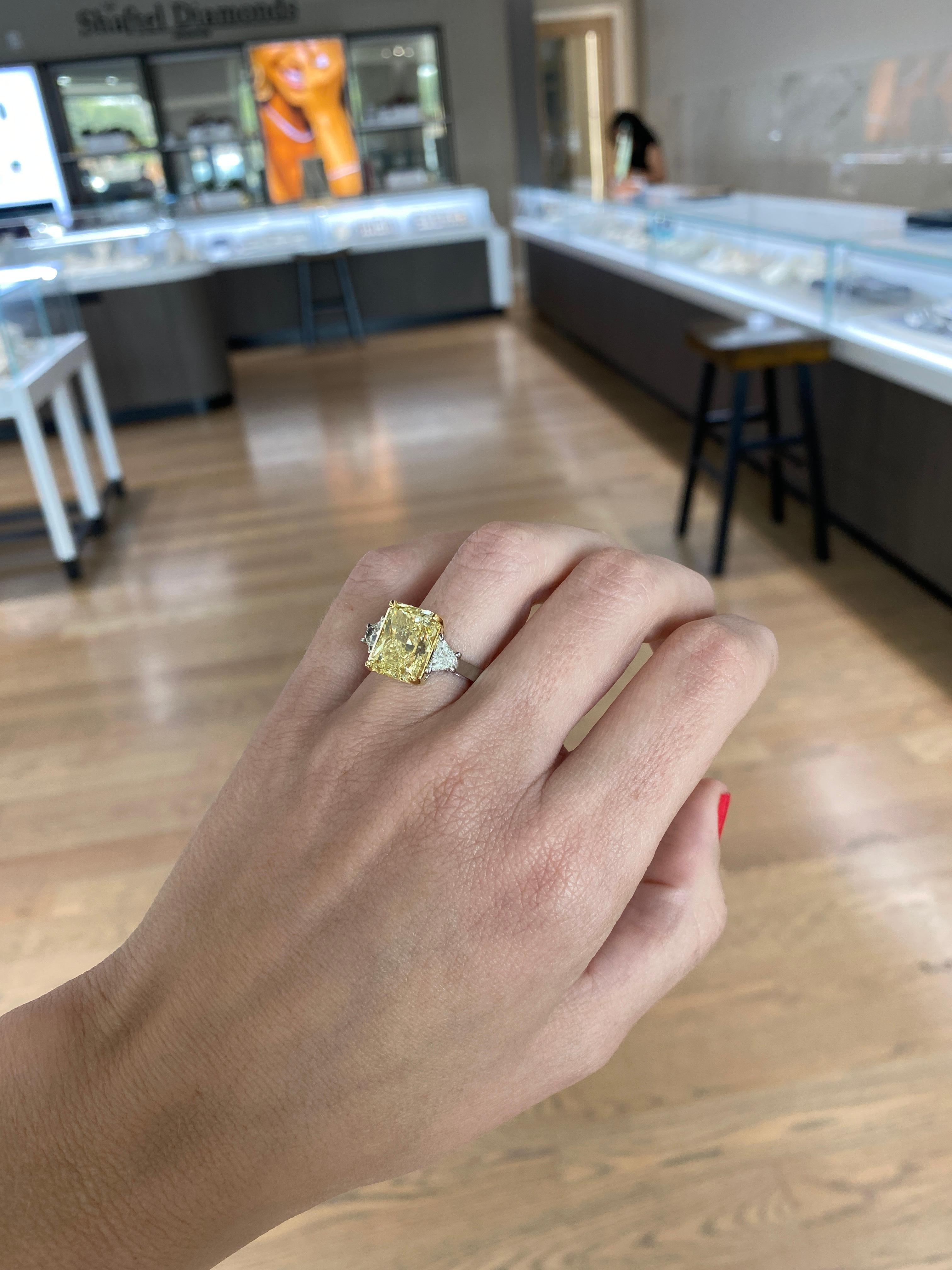 7.32 Carat Radiant Cut Fancy Yellow Diamond Engagement Ring, Platinum 4