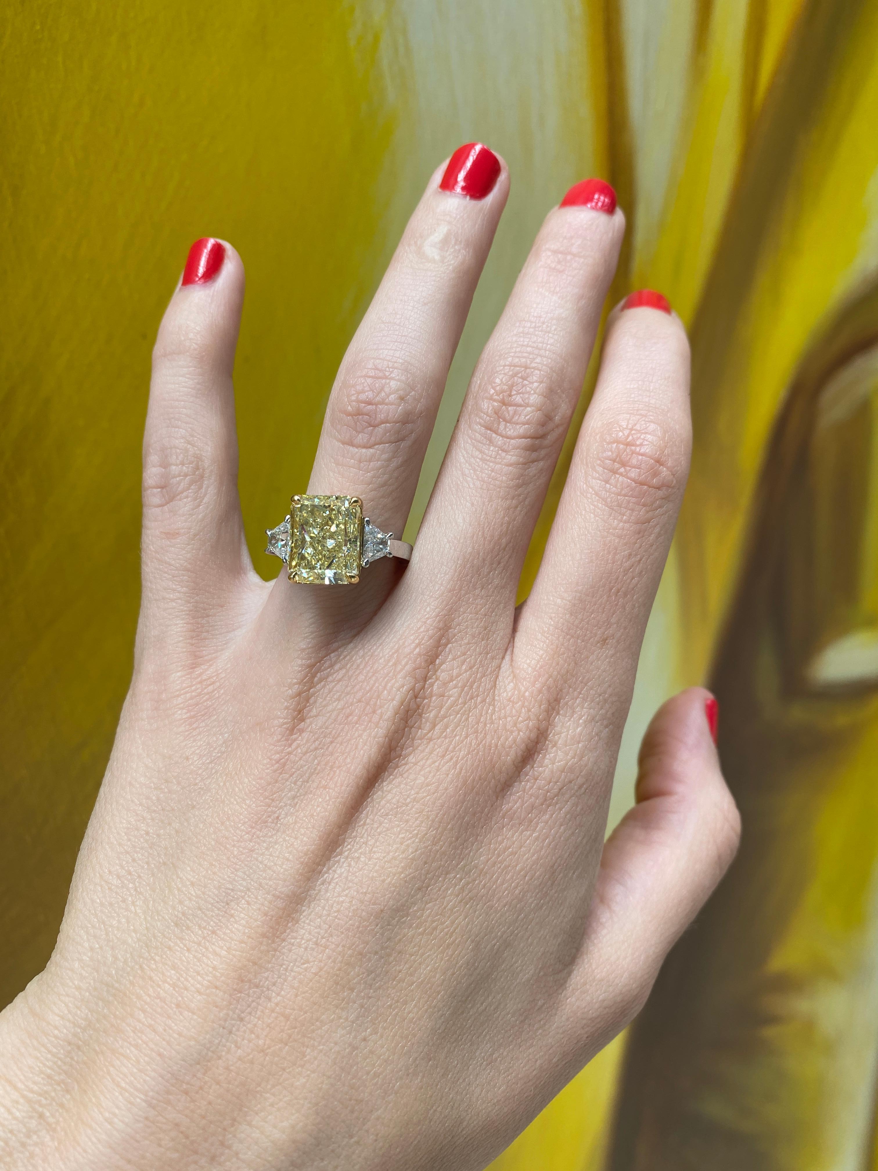 7.32 Carat Radiant Cut Fancy Yellow Diamond Engagement Ring, Platinum 5