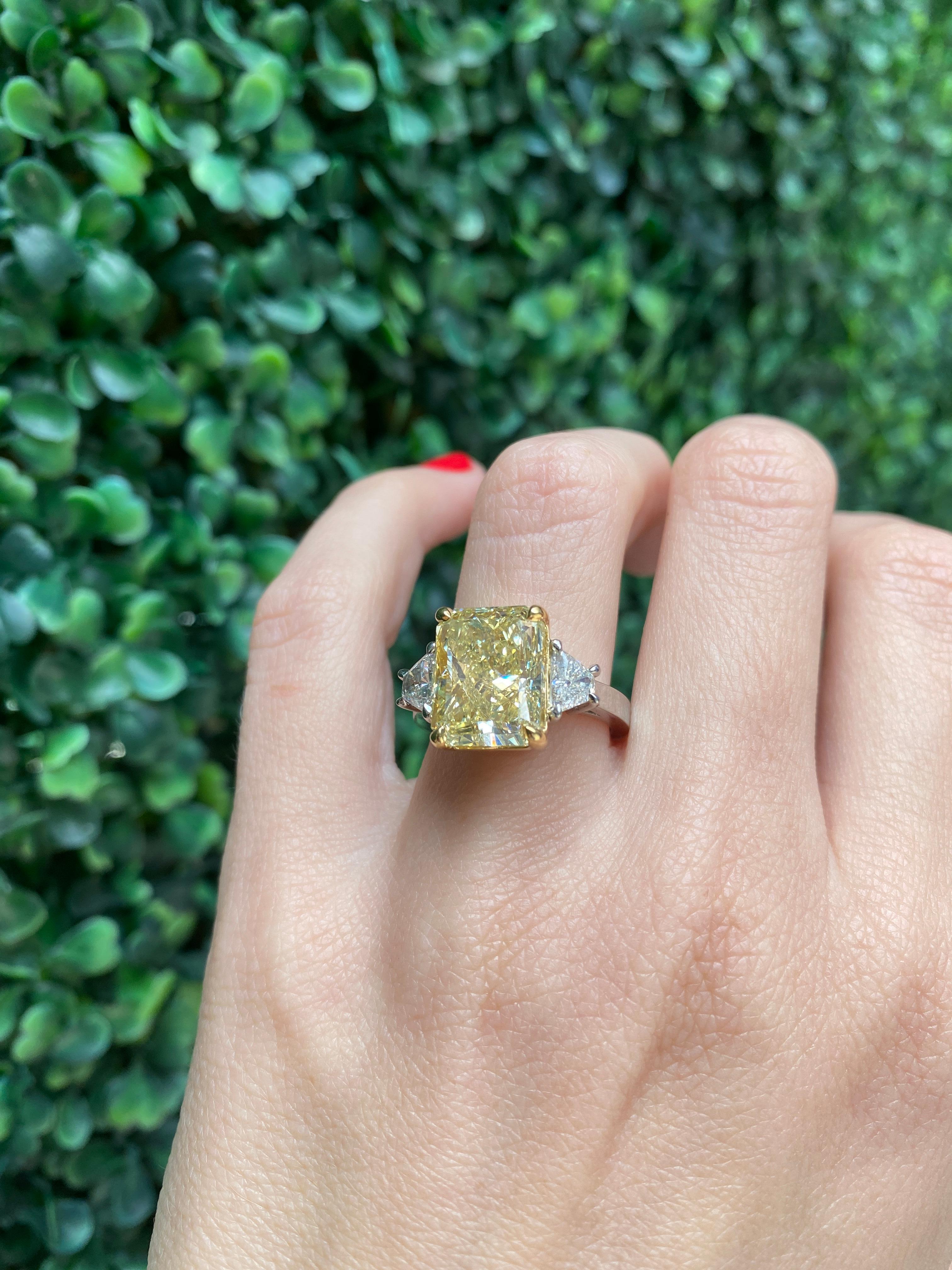 7.32 Carat Radiant Cut Fancy Yellow Diamond Engagement Ring, Platinum 7