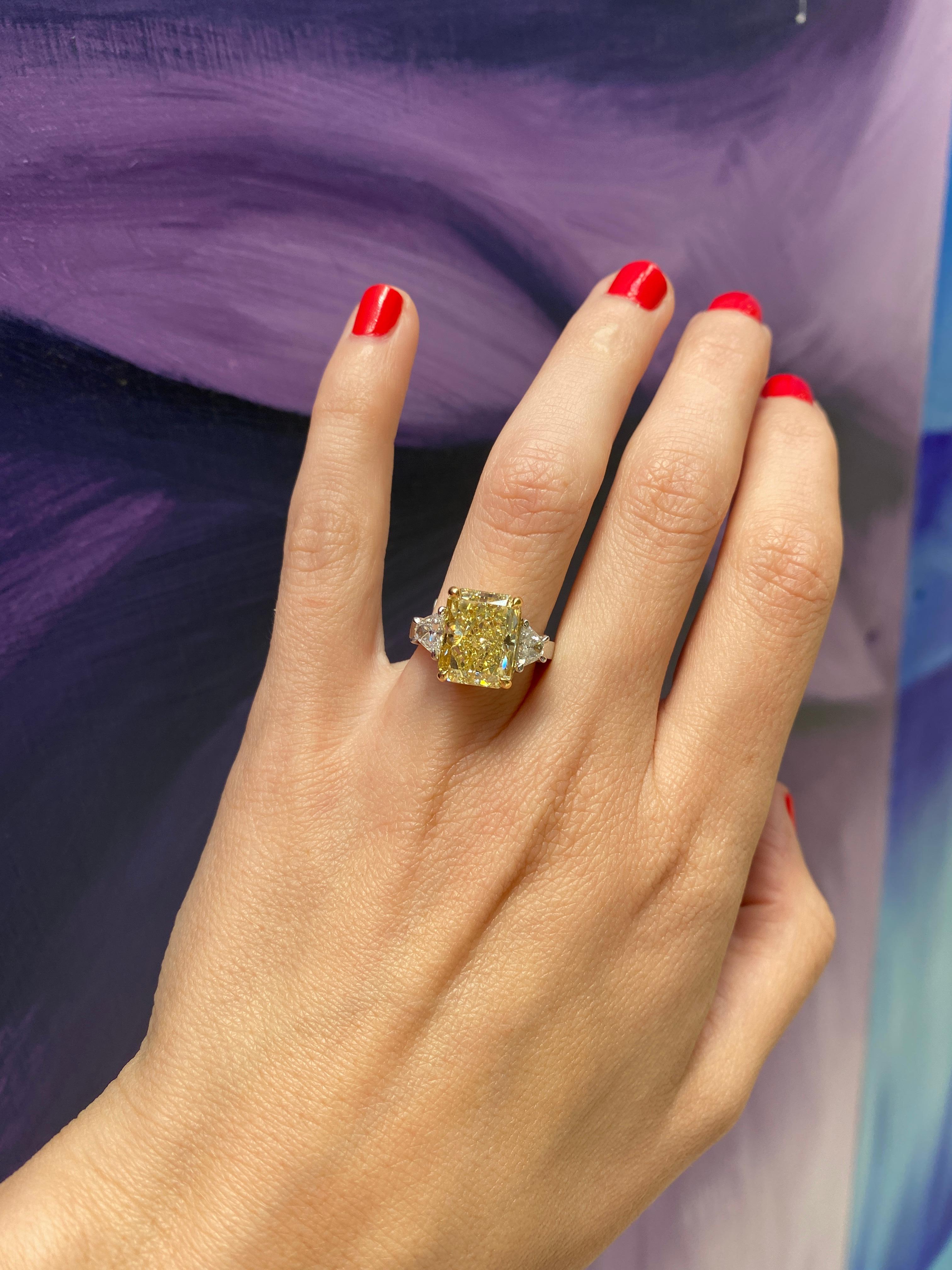 7.32 Carat Radiant Cut Fancy Yellow Diamond Engagement Ring, Platinum 8