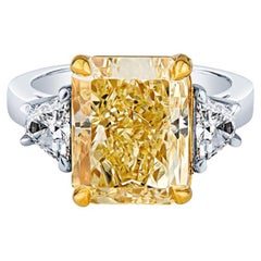 7.32 Carat Radiant Cut Fancy Yellow Diamond Engagement Ring, Platinum