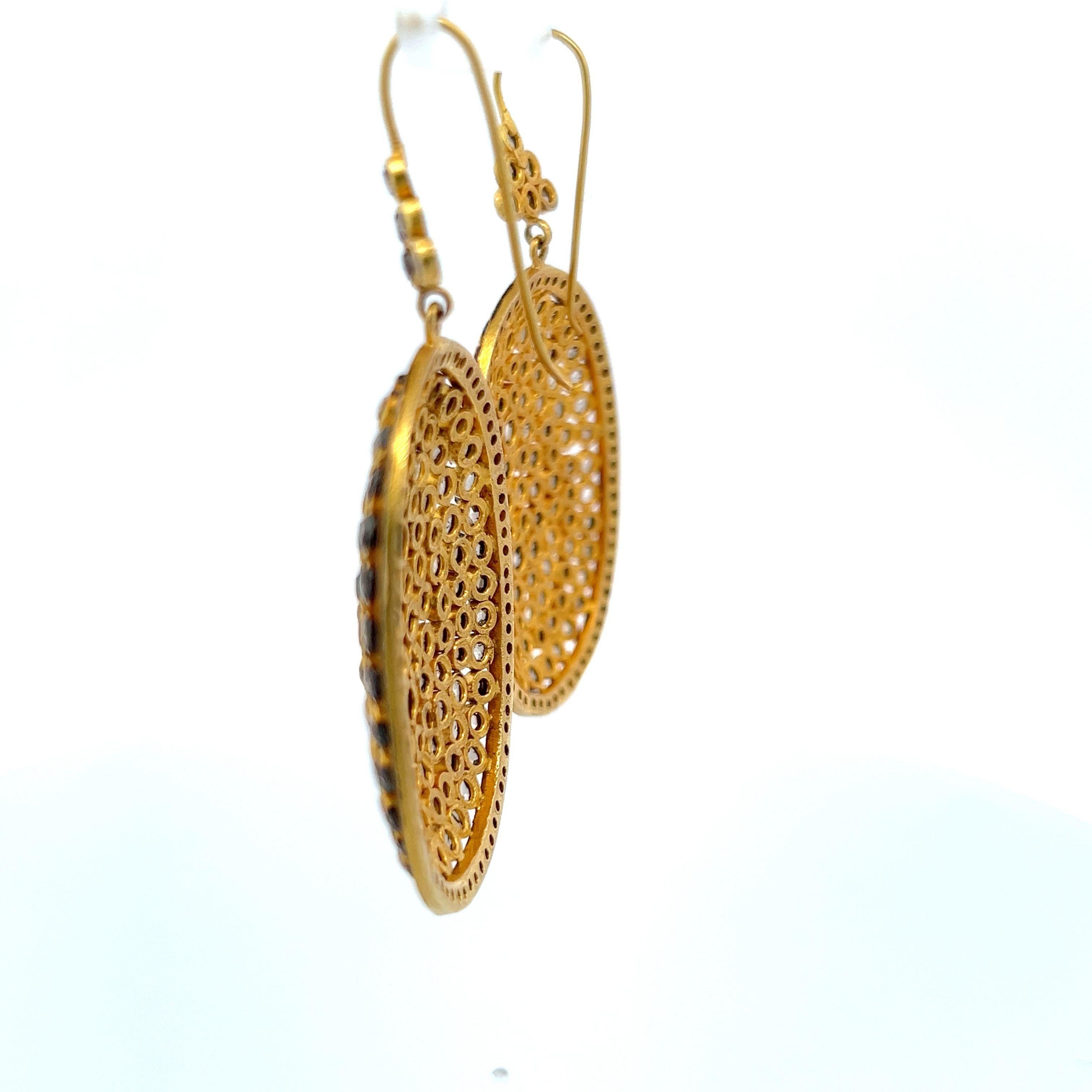 Pendants d'oreilles en or jaune 18 carats avec diamants ronds et taille rose de 7,32 carats Pour femmes en vente