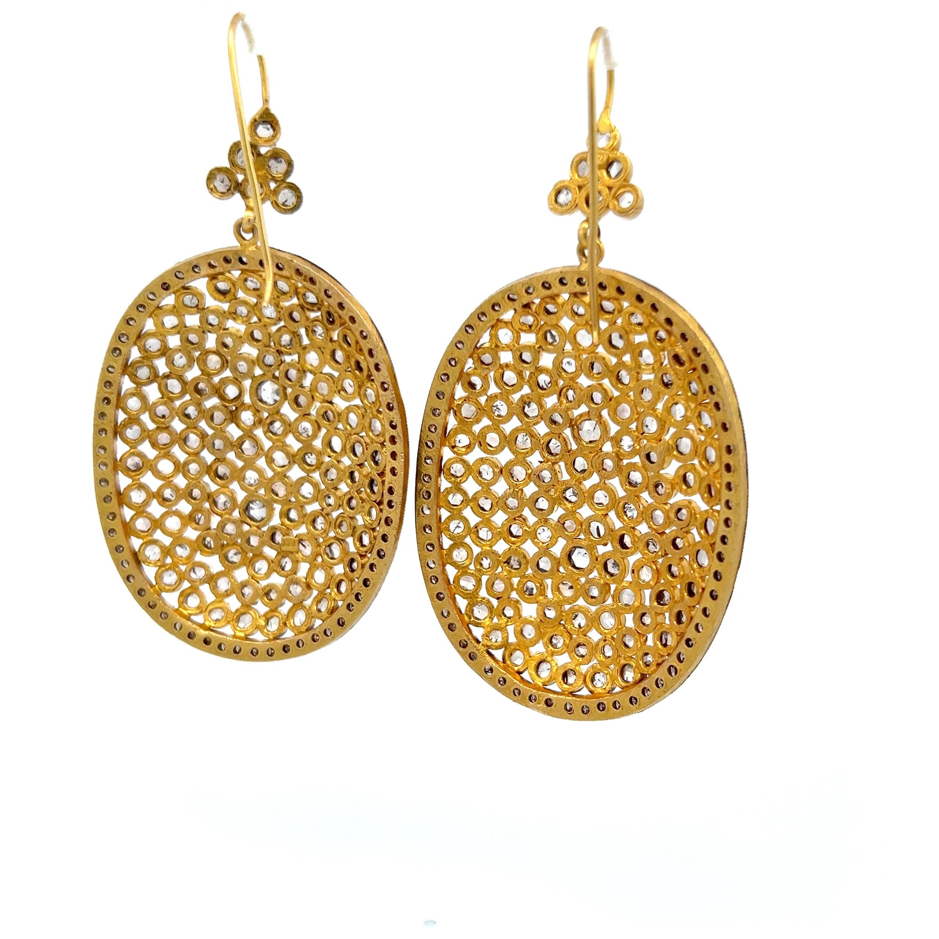 Pendants d'oreilles en or jaune 18 carats avec diamants ronds et taille rose de 7,32 carats en vente 1