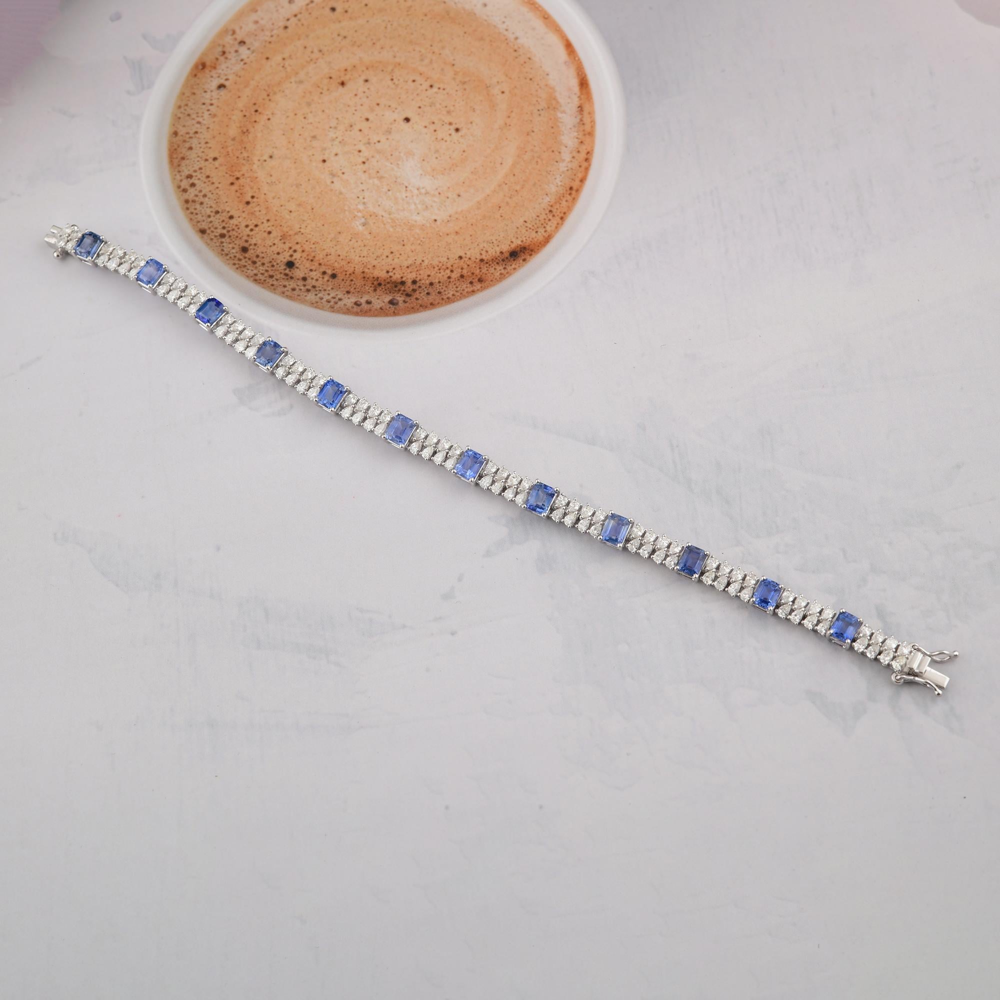 Zafiro azul brillante de 7,32 quilates y pulsera de tenis con diamantes de 3,36 quilates, oro blanco de 18 quilates Moderno en venta