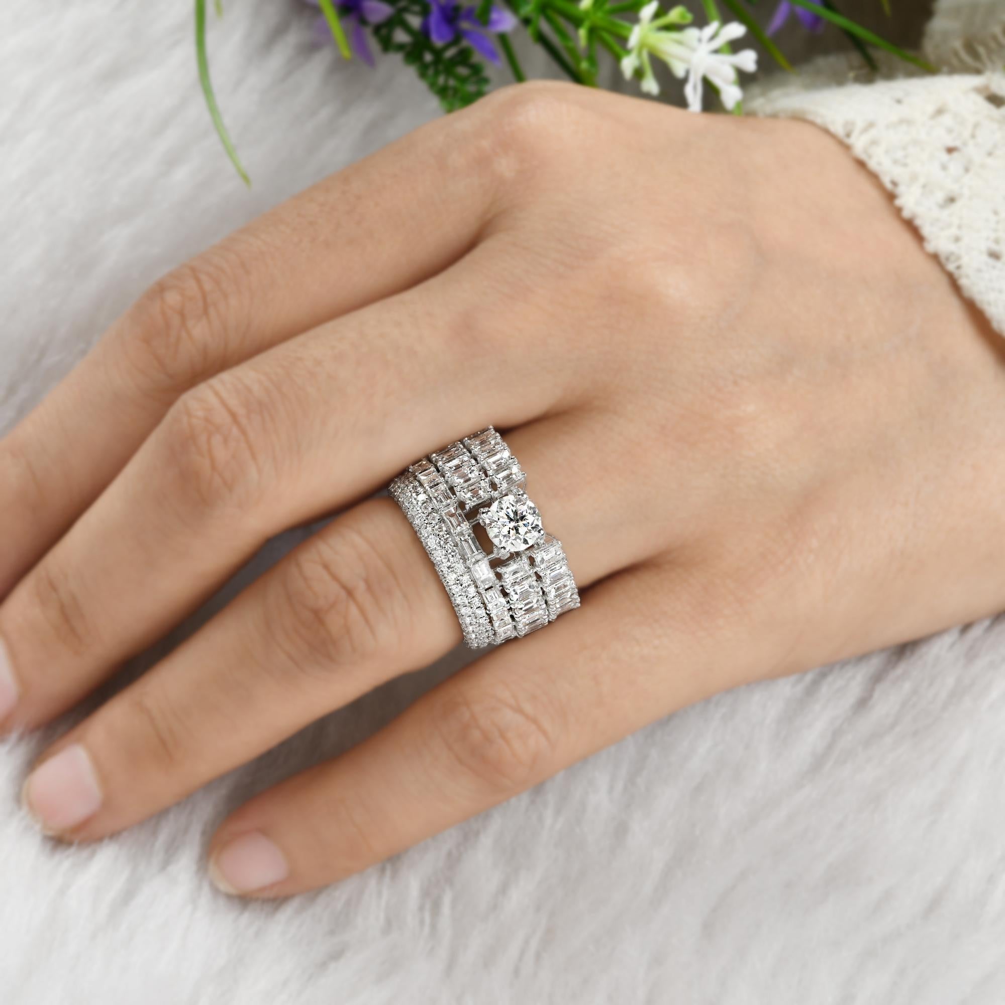 Bague de fiançailles en or blanc 18 carats avec diamants ronds et baguettes H/SI de 7,33 carats Pour femmes en vente