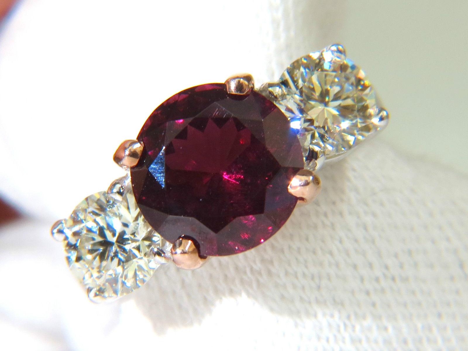 7.33 Carat Natural Vivid Red Rubellite Diamonds Ring Classic Three 14 Karat In New Condition For Sale In New York, NY