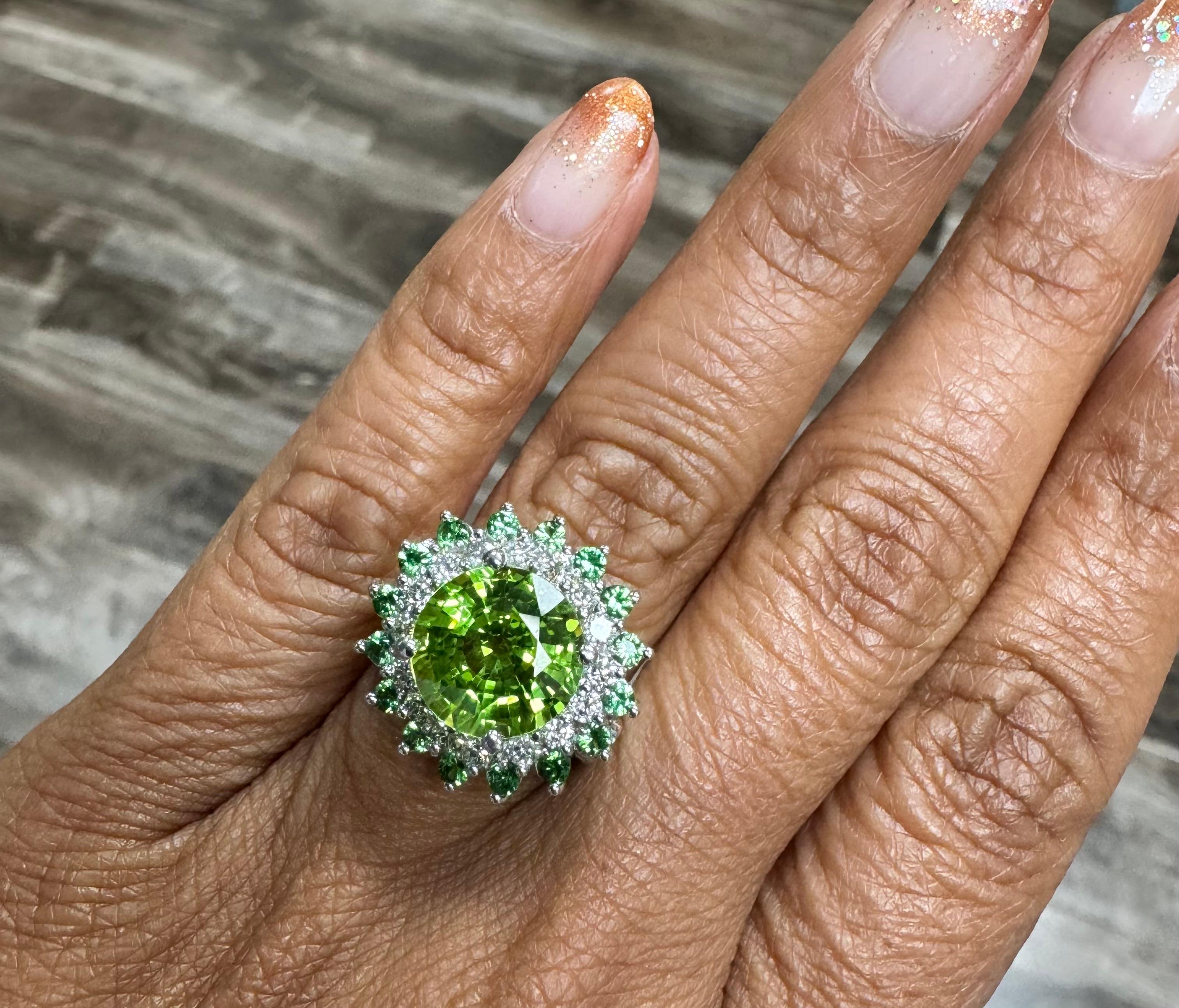 Bague cocktail en or blanc 14 carats péridot tsavorite diamant 7,33 carats en vente 2
