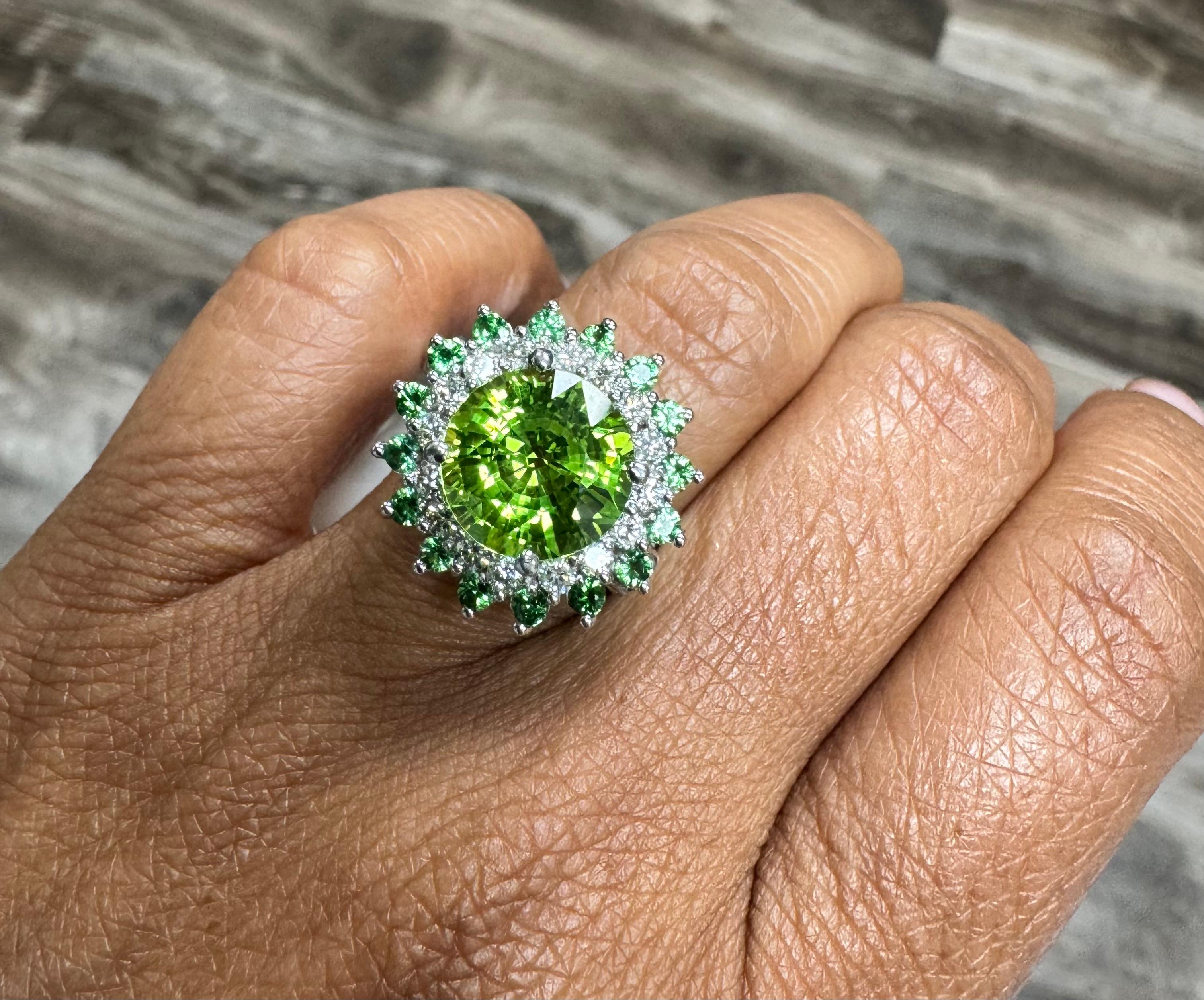 Bague cocktail en or blanc 14 carats péridot tsavorite diamant 7,33 carats en vente 3
