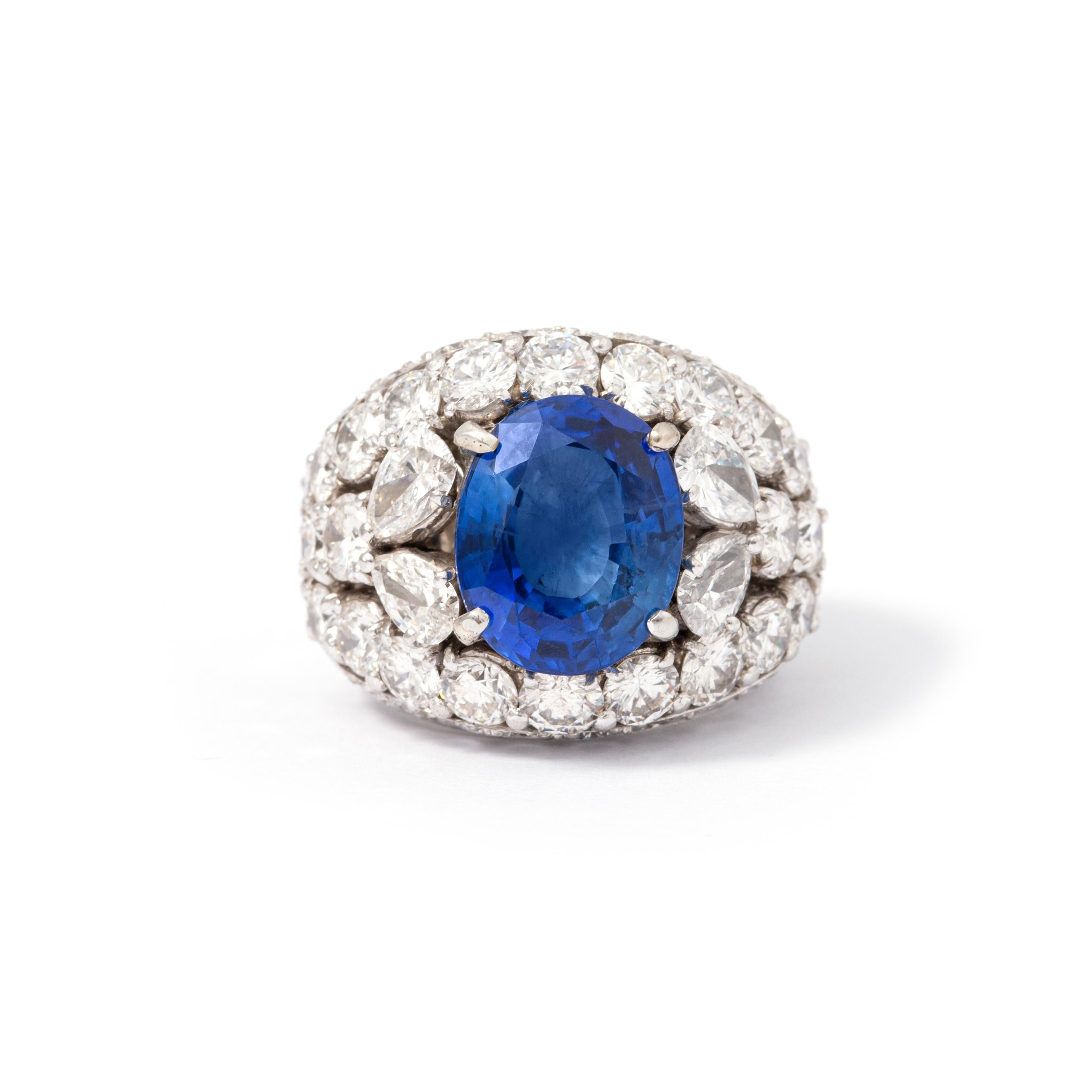 Contemporary 7.33 Carat Sapphire Diamond Ring For Sale