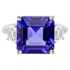 7.33 Carat Tanzanite Gemstone 0.63 Carat SI/H Diamond Ring 14 Karat White Gold