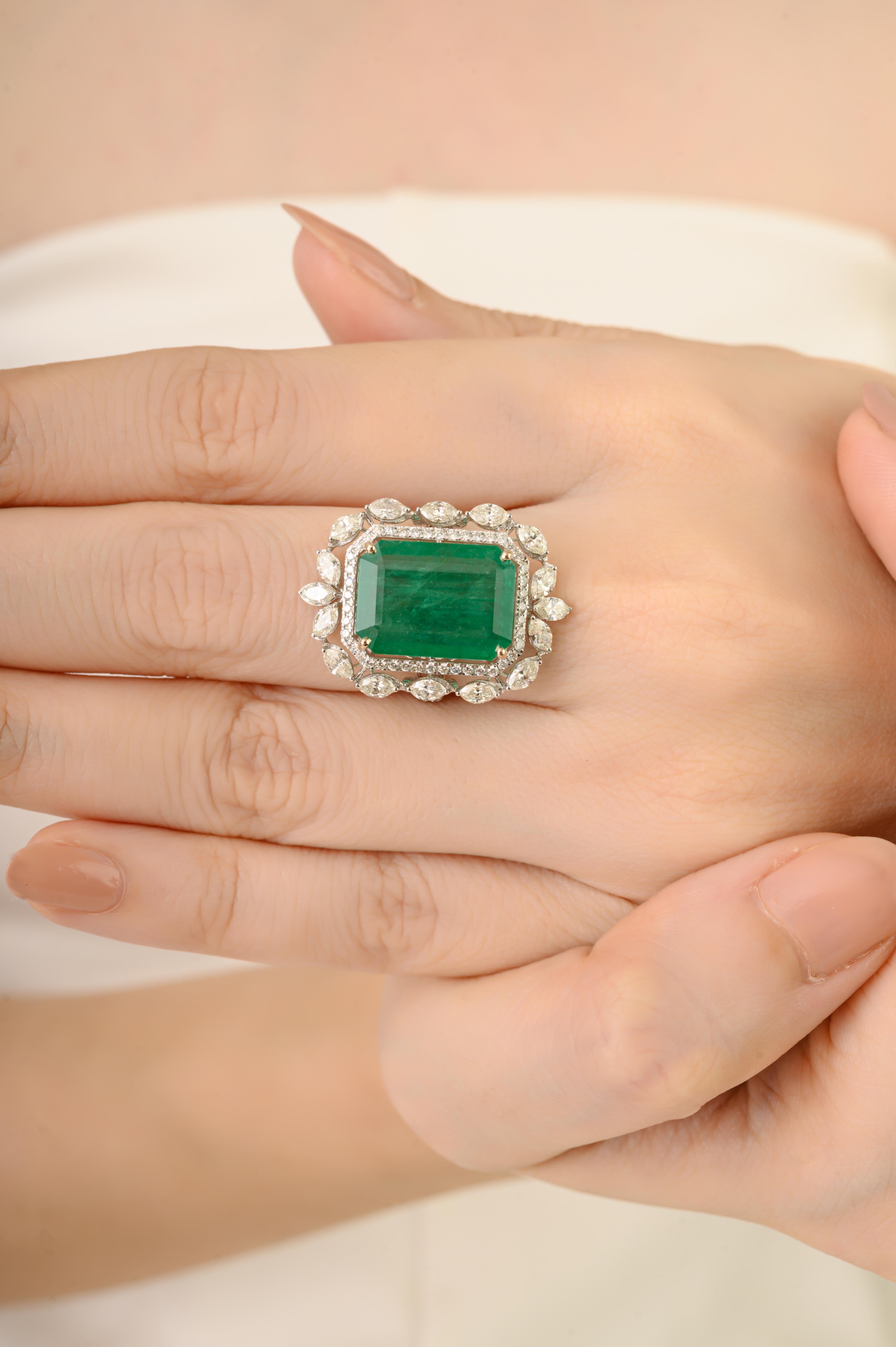 Im Angebot: 7,33 CTW Achteckiger sambischer Smaragd & Diamant Regal Cocktail Ring in 18K Weißgold () 3