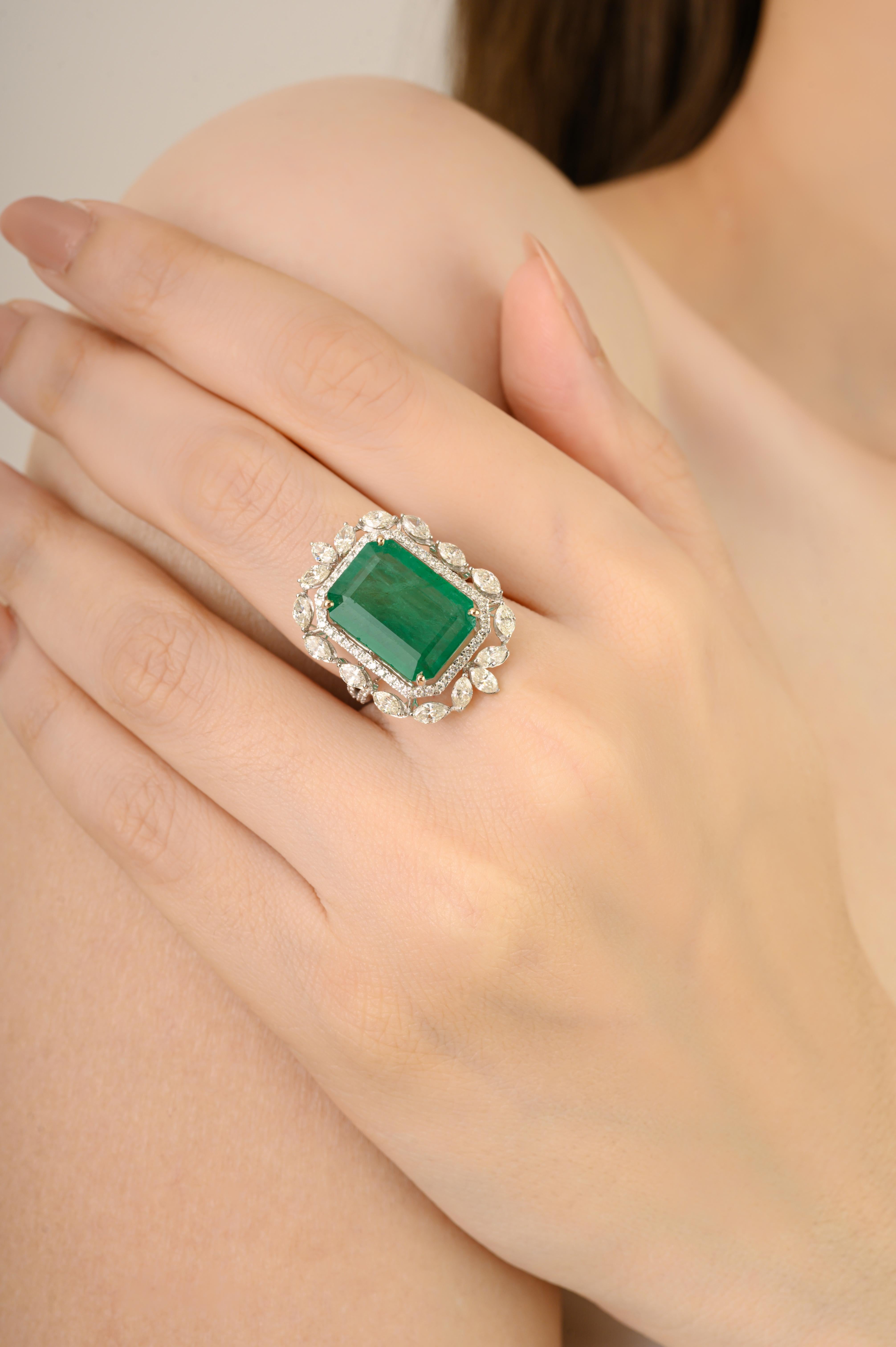 Im Angebot: 7,33 CTW Achteckiger sambischer Smaragd & Diamant Regal Cocktail Ring in 18K Weißgold () 5