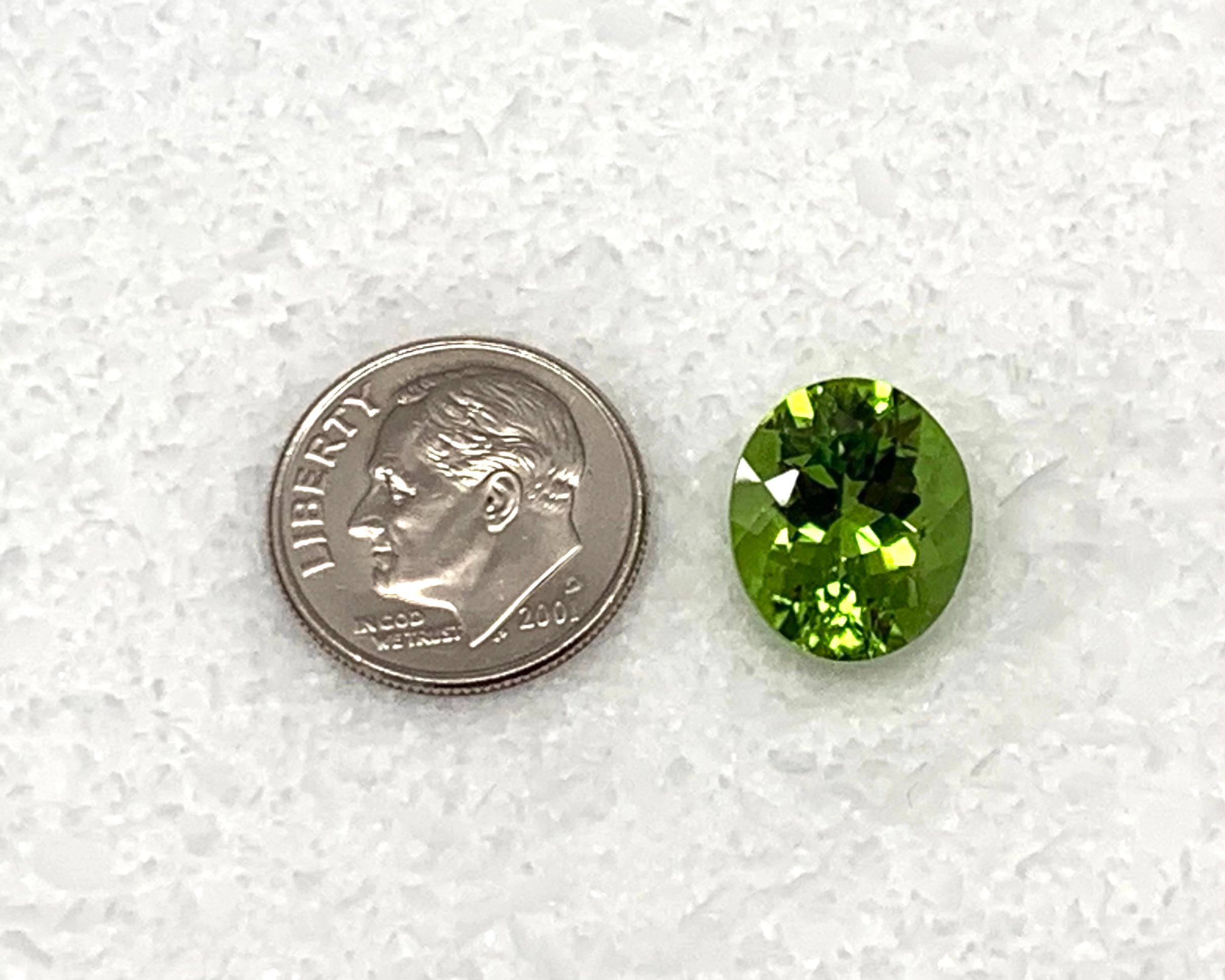 7.34 Carat Oval Peridot, Unset Loose Gemstone For Sale 1