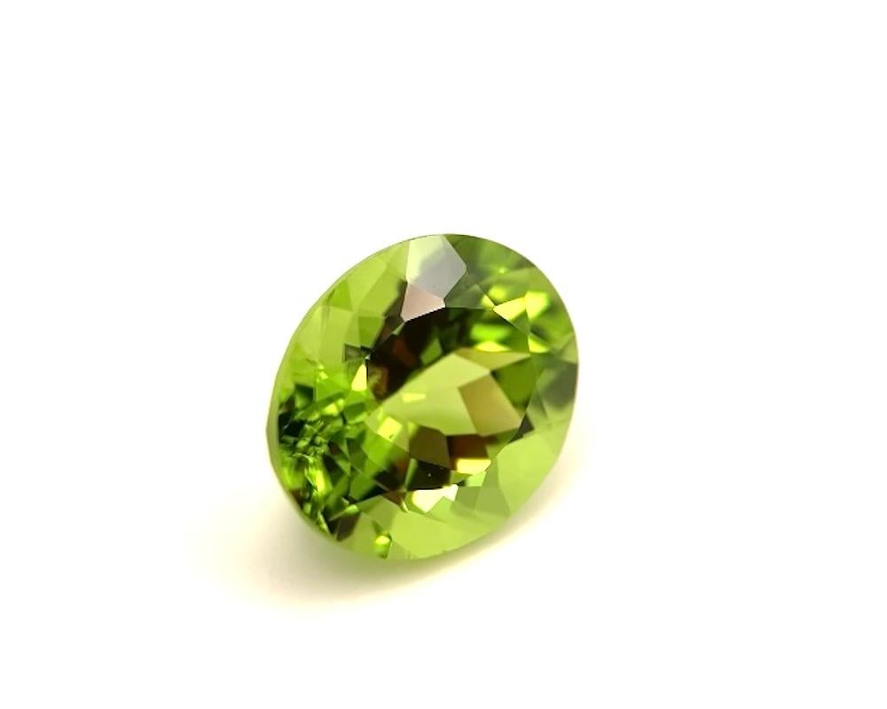 7.34 Carat Oval Peridot, Unset Loose Gemstone In New Condition For Sale In Los Angeles, CA