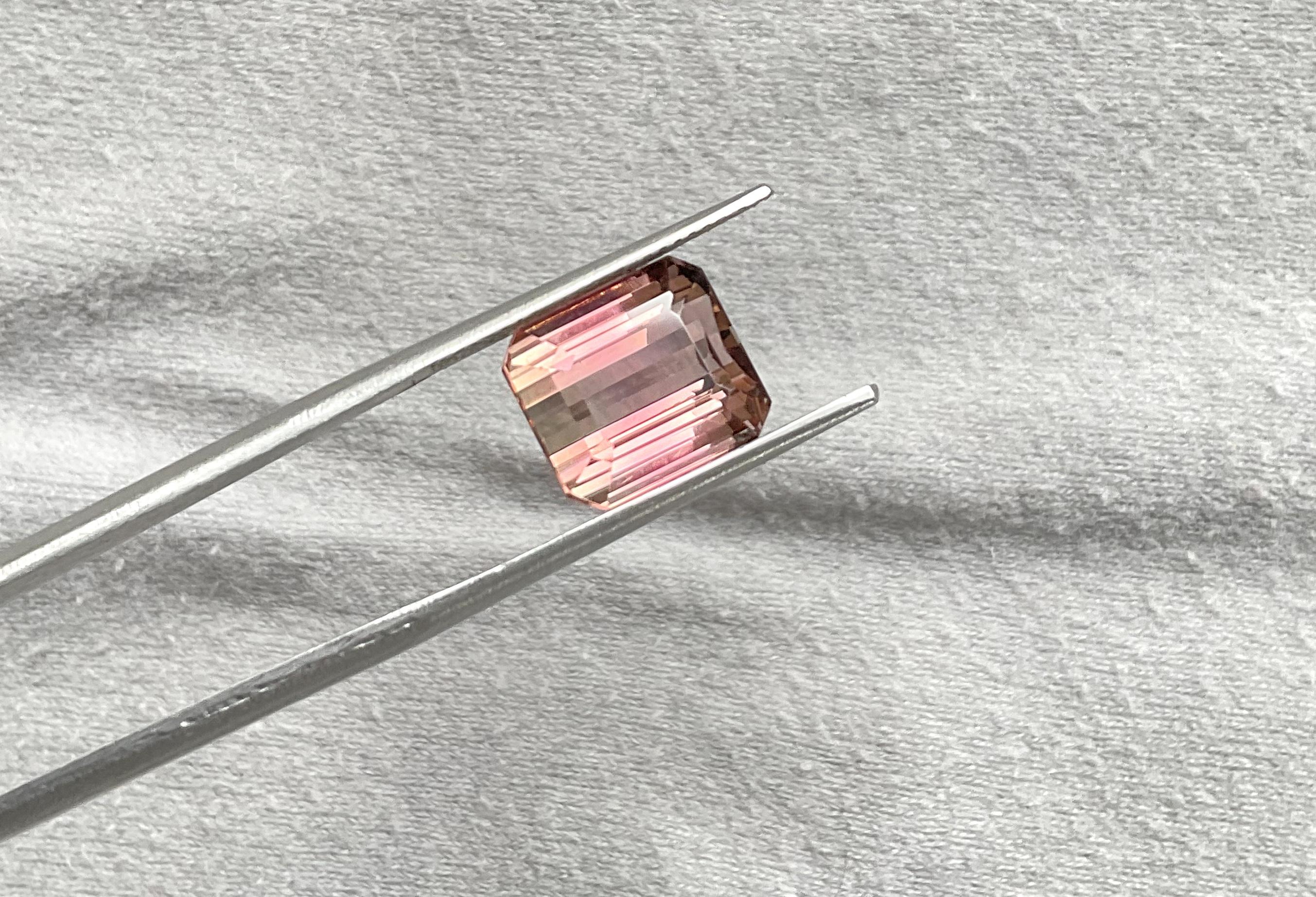 7,34 Karat Pfirsich Rosa Turmalin Achteck Facettenschliff Stein Natürlicher Edelstein (Achteckschliff) im Angebot
