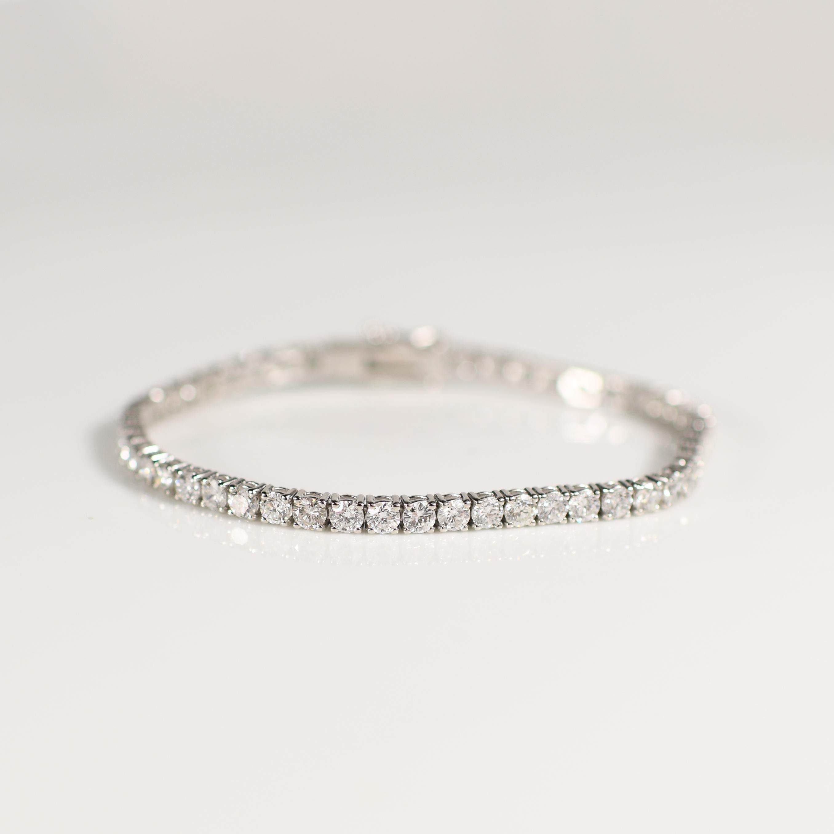 Brilliant Cut 7.34ctw Round Brilliant Natural Diamond Tennis Bracelet in 14K White Gold For Sale