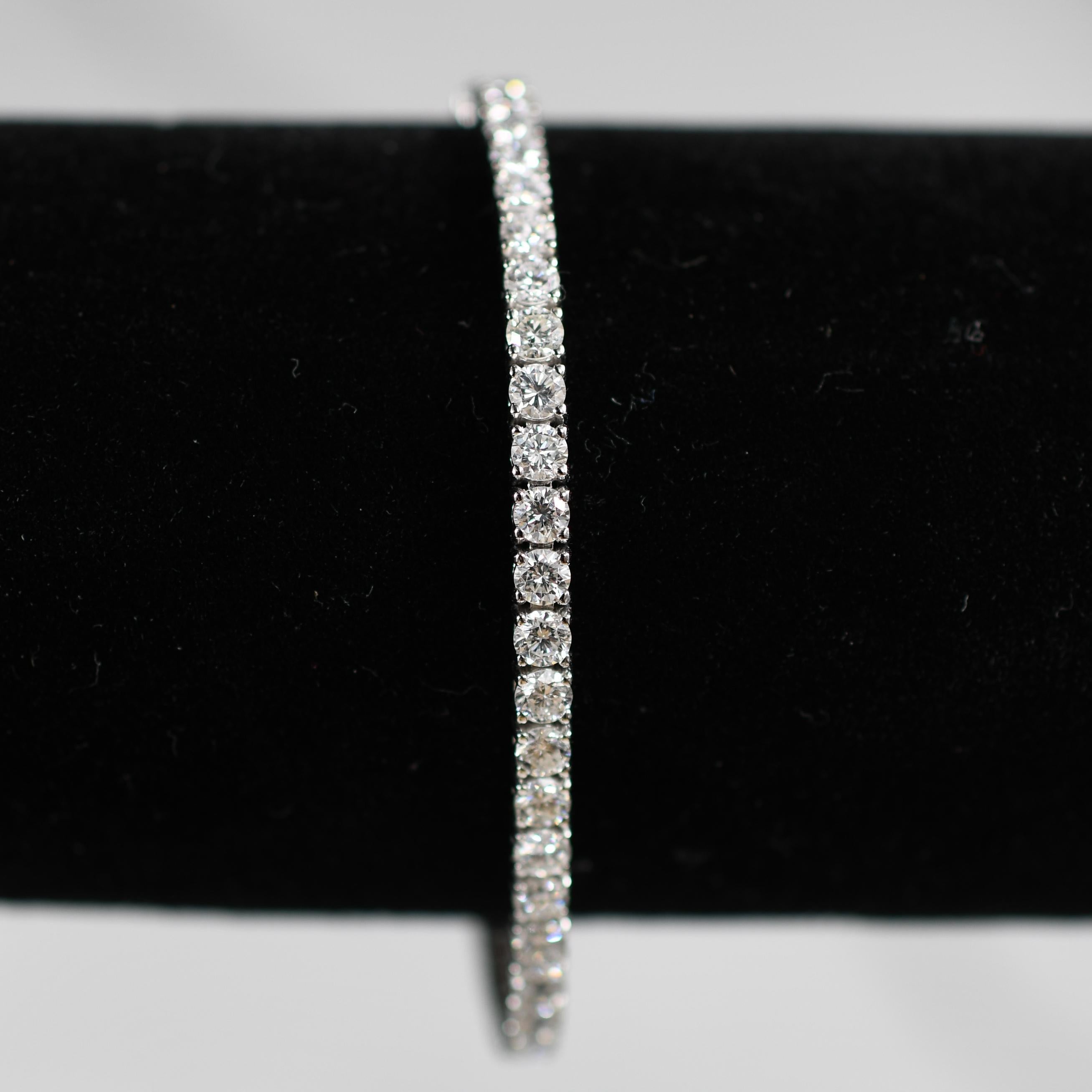 Women's 7.34ctw Round Brilliant Natural Diamond Tennis Bracelet in 14K White Gold For Sale