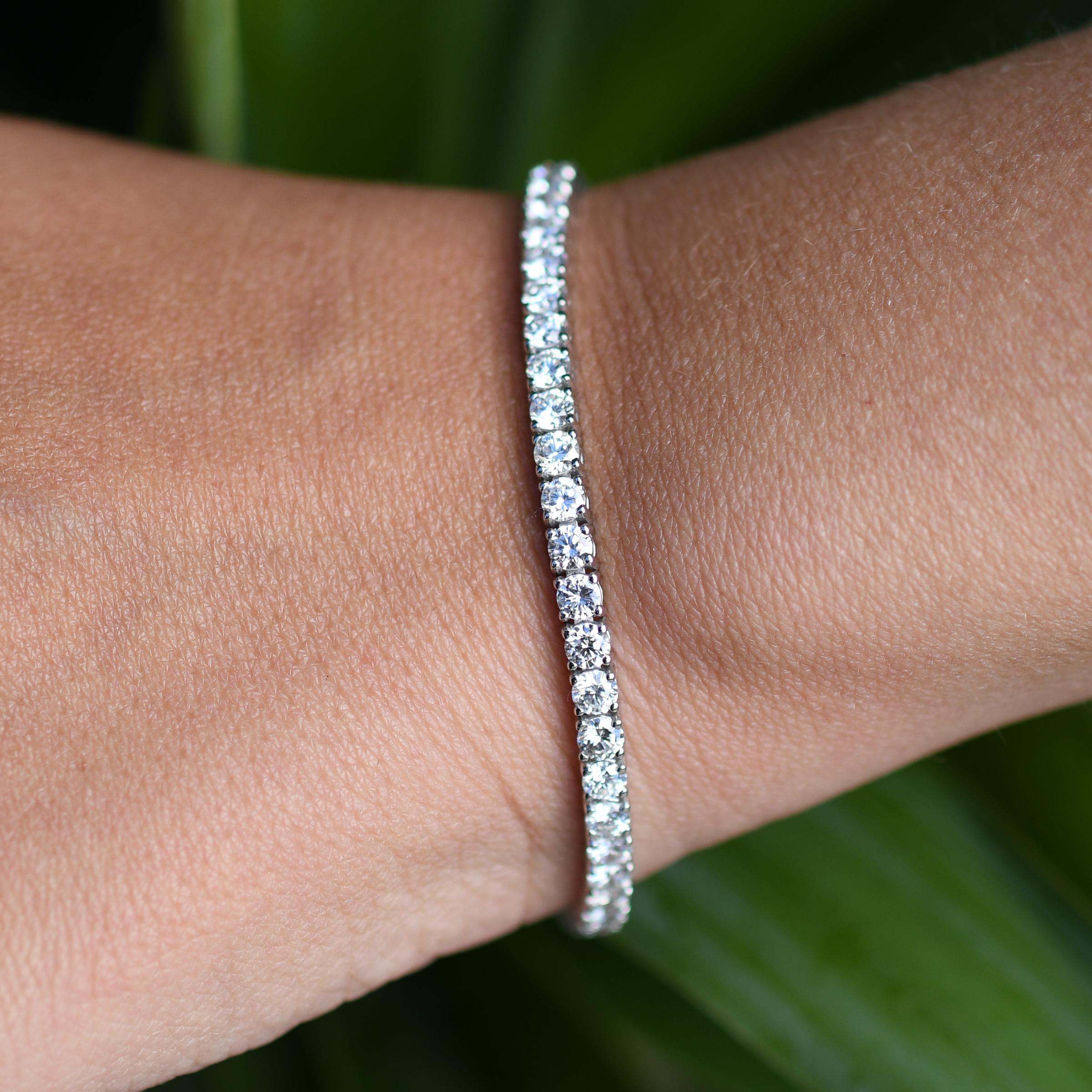 7.34ctw Round Brilliant Natural Diamond Tennis Bracelet in 14K White Gold For Sale 1