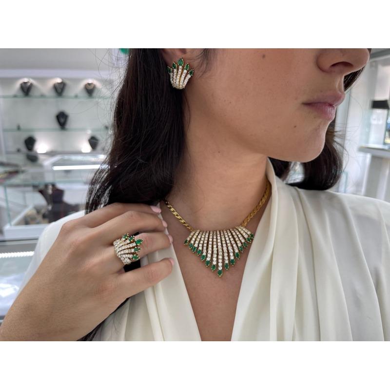 7,34tcw Muzo Smaragd & Diamant Omega Fächerohrringe  18K AAA+ kolumbianisches Statement (Moderne) im Angebot