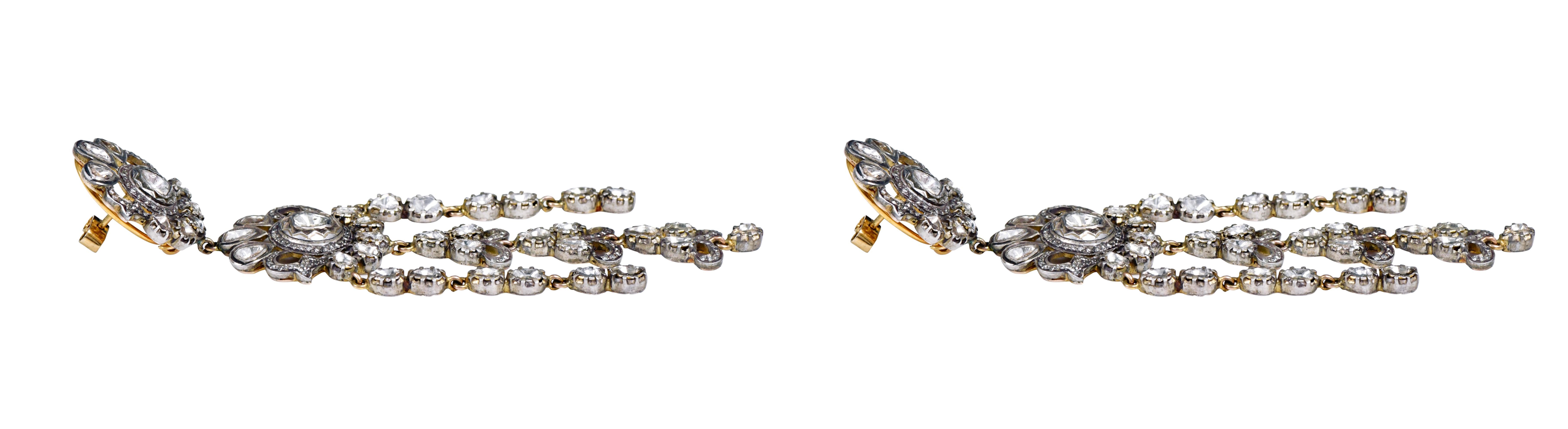 Art Deco 7.35 Carat Diamond Chandelier Earrings in Art-Deco Style For Sale