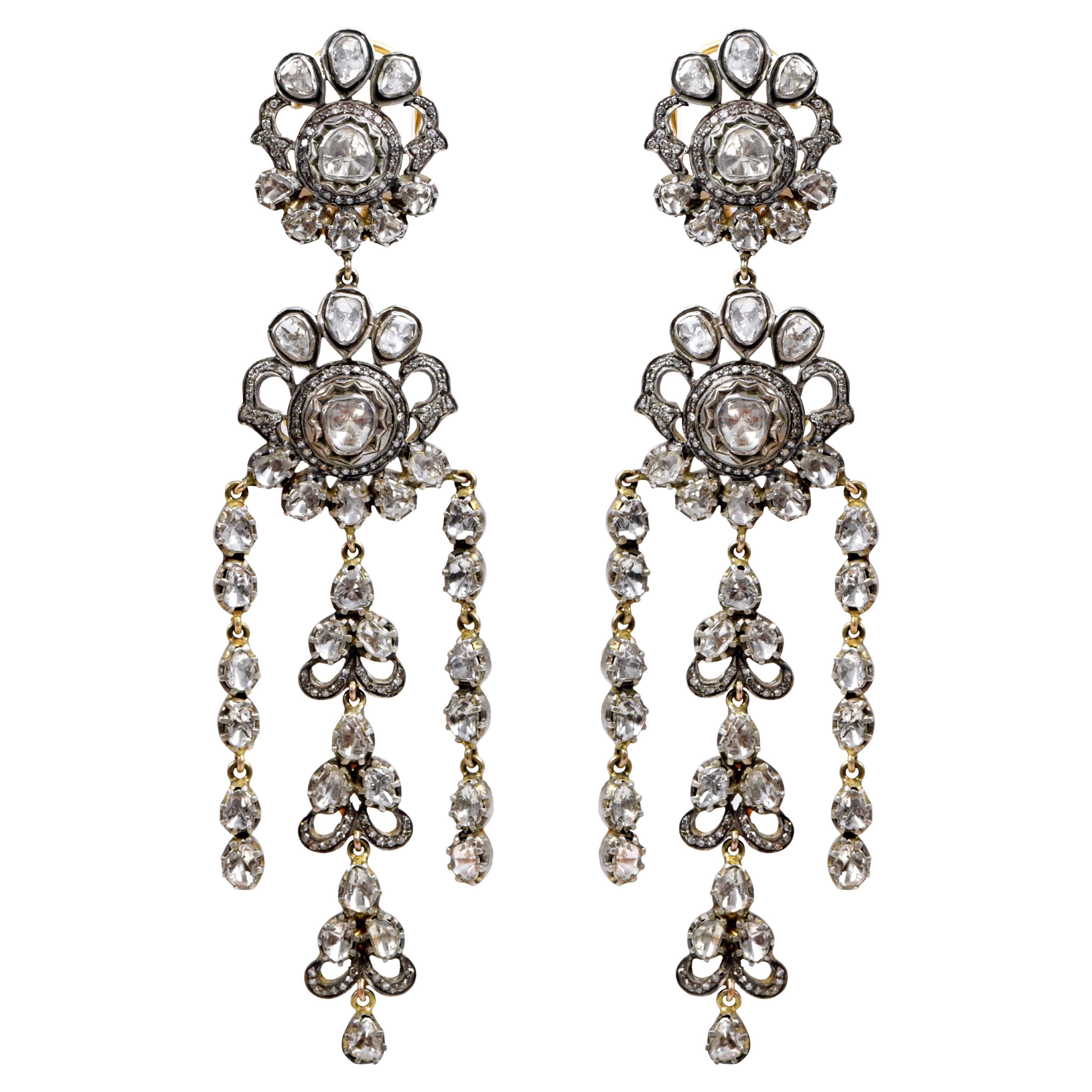 Boucles d'oreilles lustre en diamants de 7,35 carats de style Art-Déco