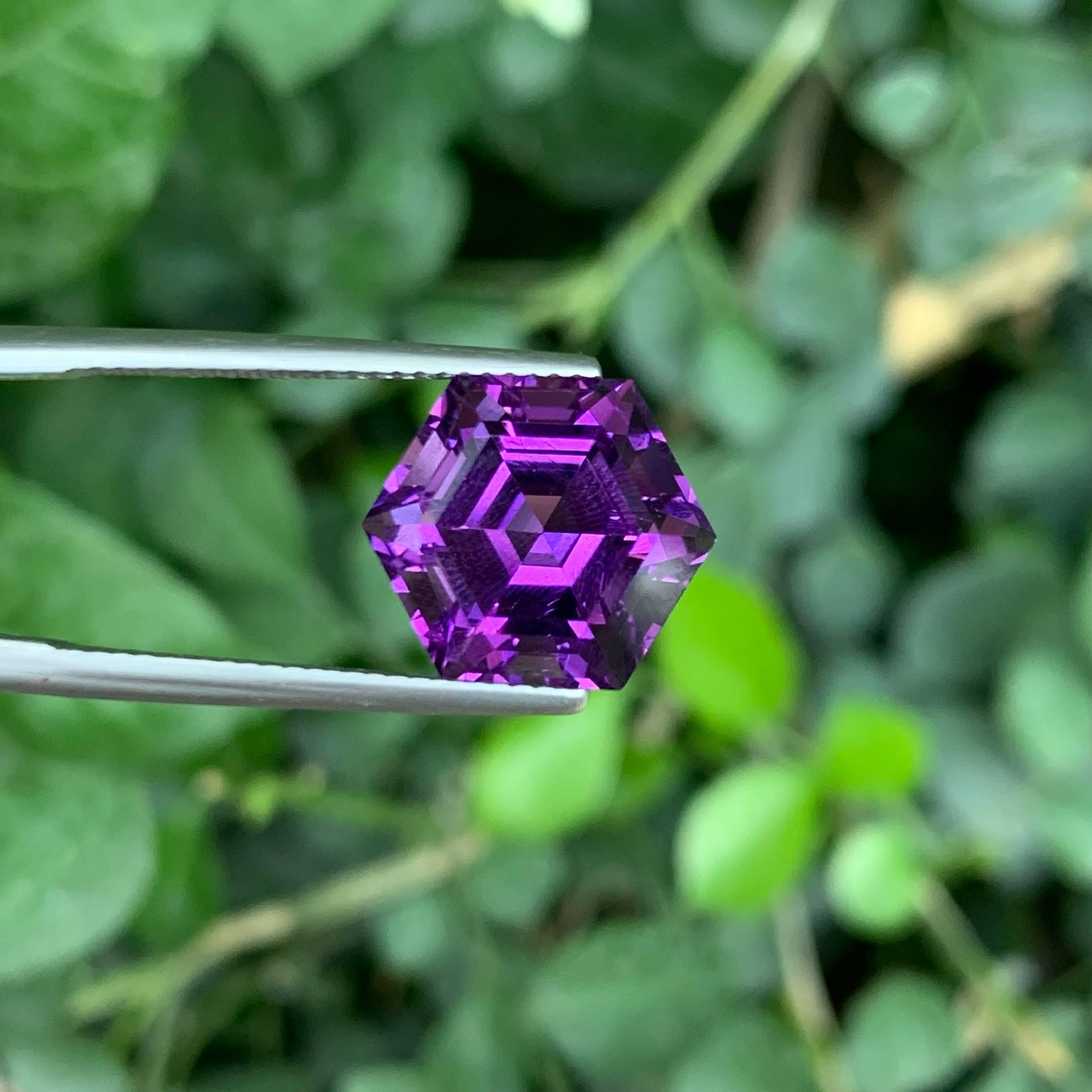 Taille hexagone 7.35 Carat Natural Loose Purple Amethyst Stone Hexagonal Cut Brazilian Gemstone (Améthyste violette en vrac, taille hexagonale) en vente