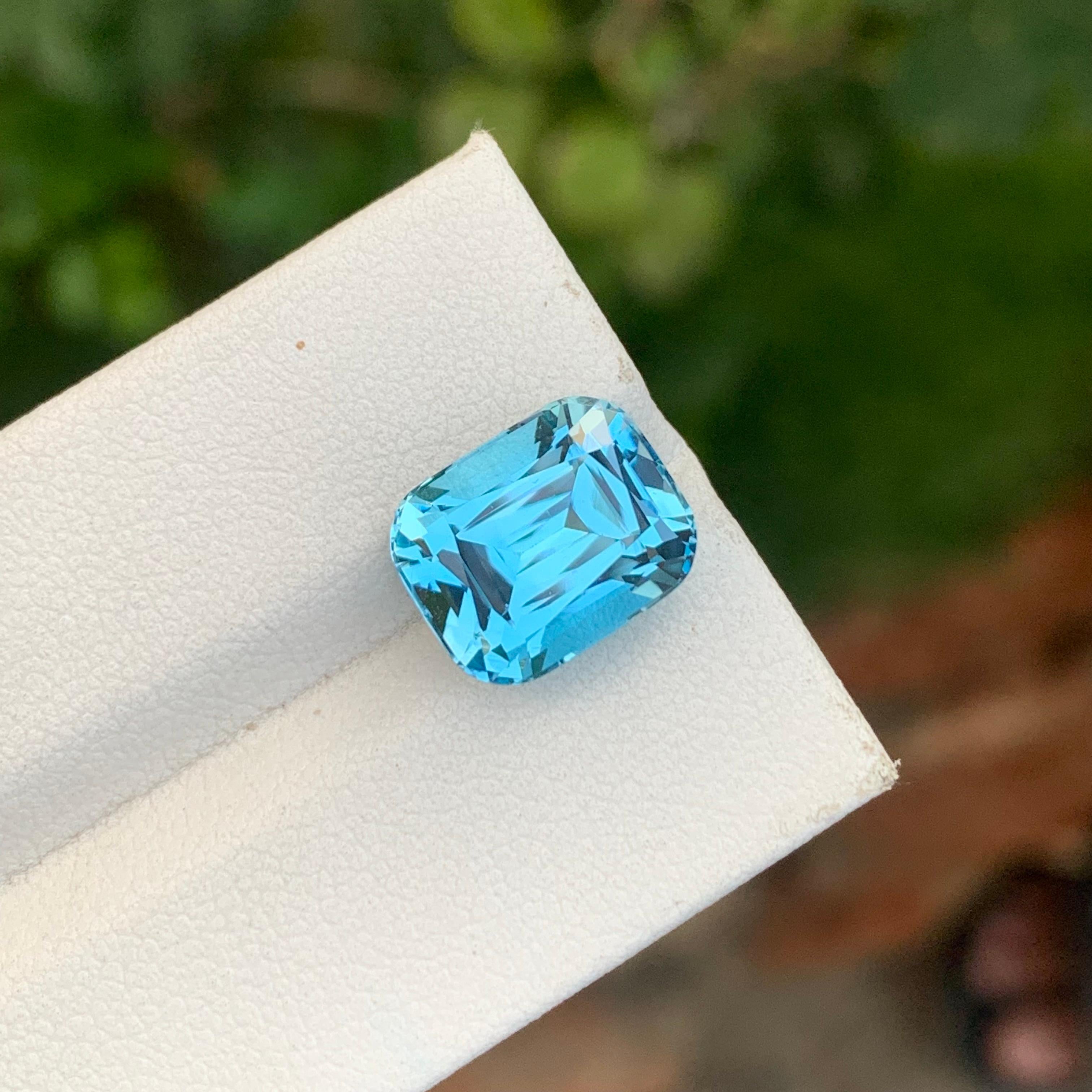 7.35 Carat Pretty Loose Blue Topaz Cushion Shape Gem For Jewellery Making For Sale 4