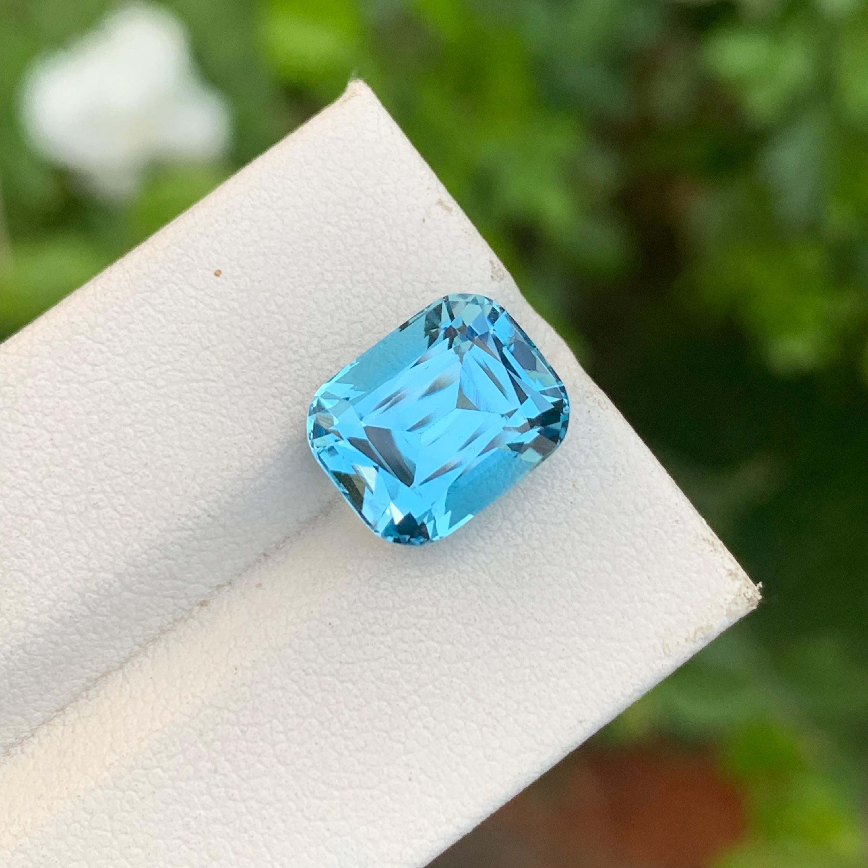 Arts and Crafts 7.35 Carat Pretty Loose Blue Topaz Cushion Shape Gem For Jewellery Making For Sale