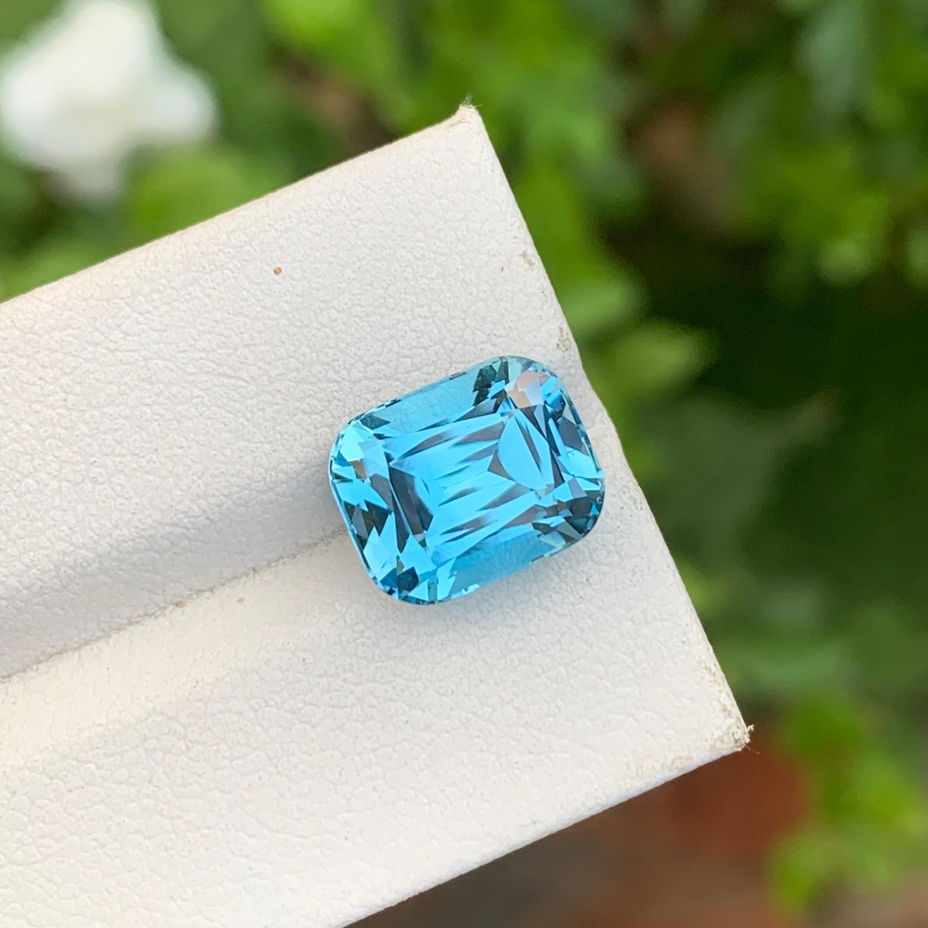 7.35 Carat Pretty Loose Blue Topaz Cushion Shape Gem For Jewellery Making For Sale 1