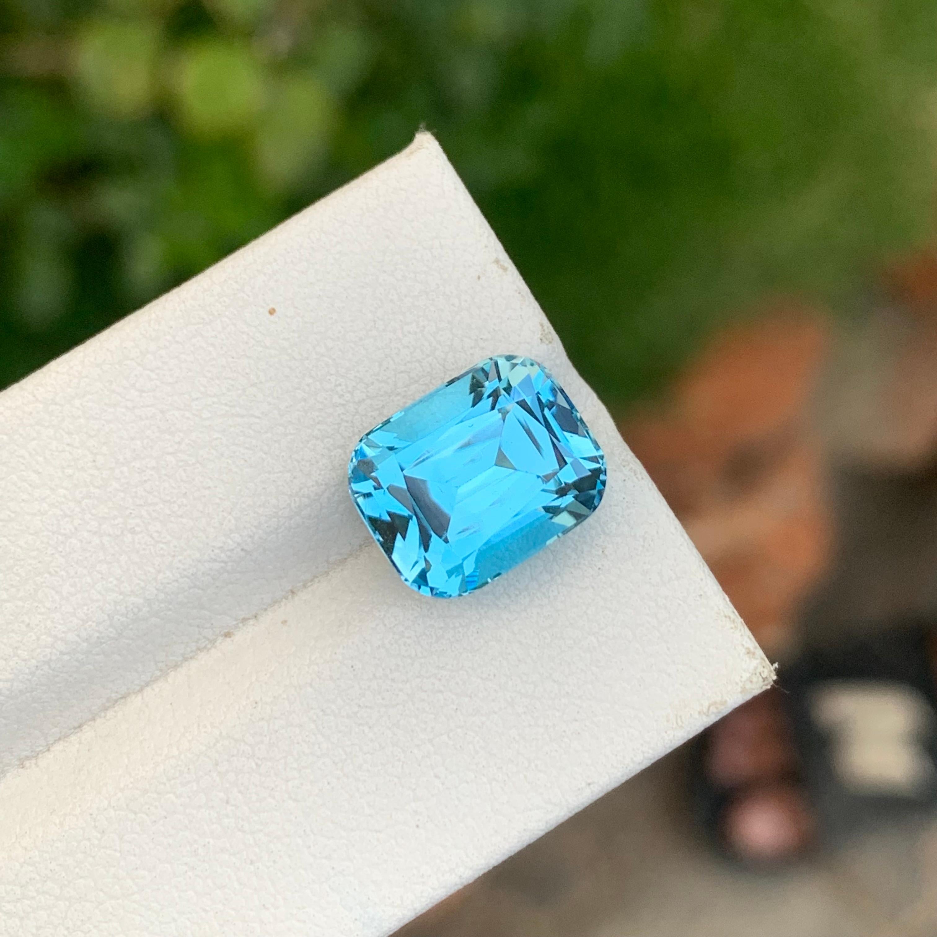 7.35 Carat Pretty Loose Blue Topaz Cushion Shape Gem For Jewellery Making For Sale 3
