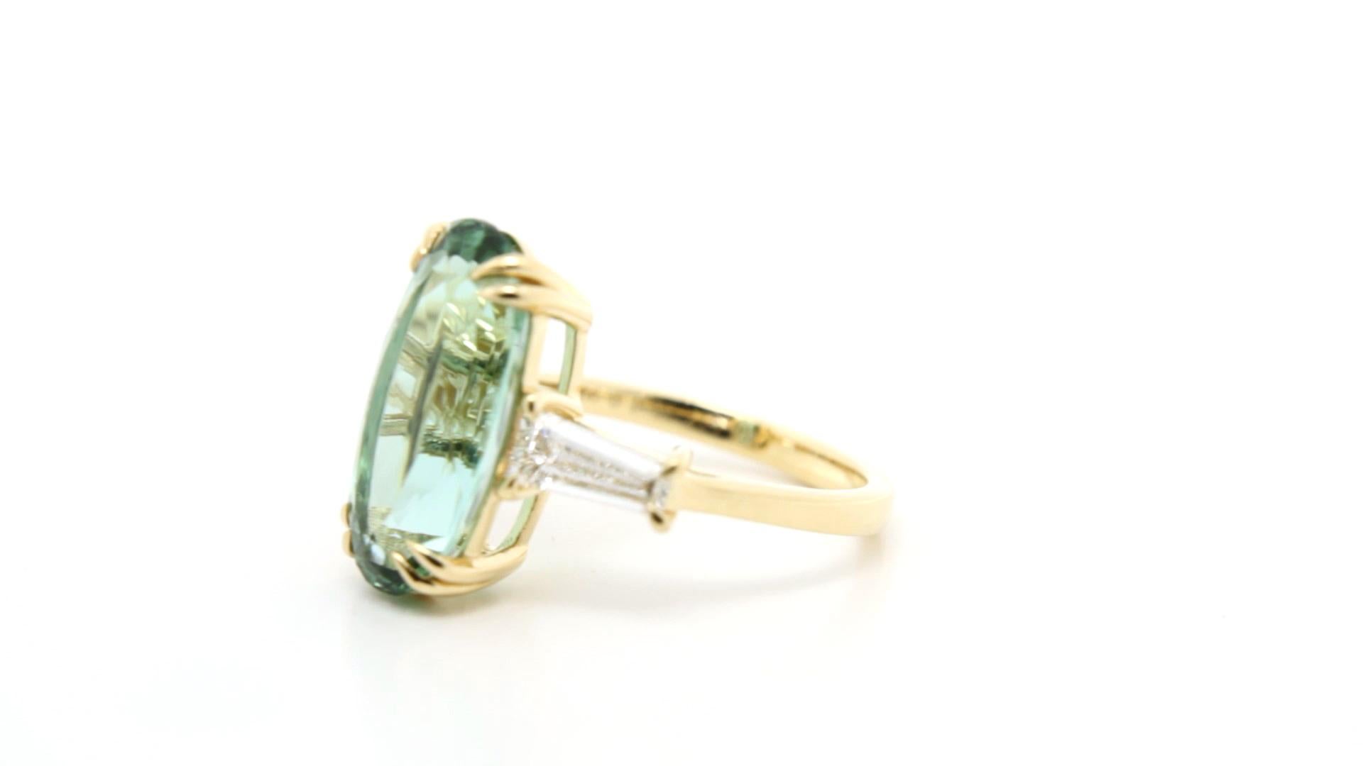 Moderne Bague en or jaune 18 carats, tourmaline afghane de couleur claire de 7,35 carats et diamant GIA en vente