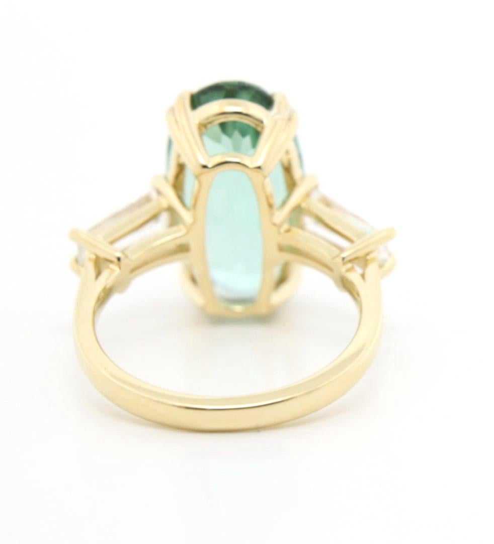 Taille navette Bague en or jaune 18 carats, tourmaline afghane de couleur claire de 7,35 carats et diamant GIA en vente