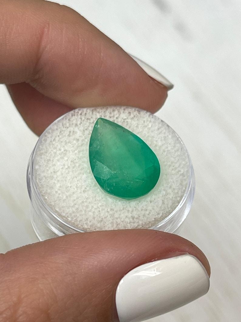 7.36 Karat Bi-Color Grüner Kolumbianischer Smaragd - Birnenschliff Mai Geburtsstein Edelstein Damen im Angebot