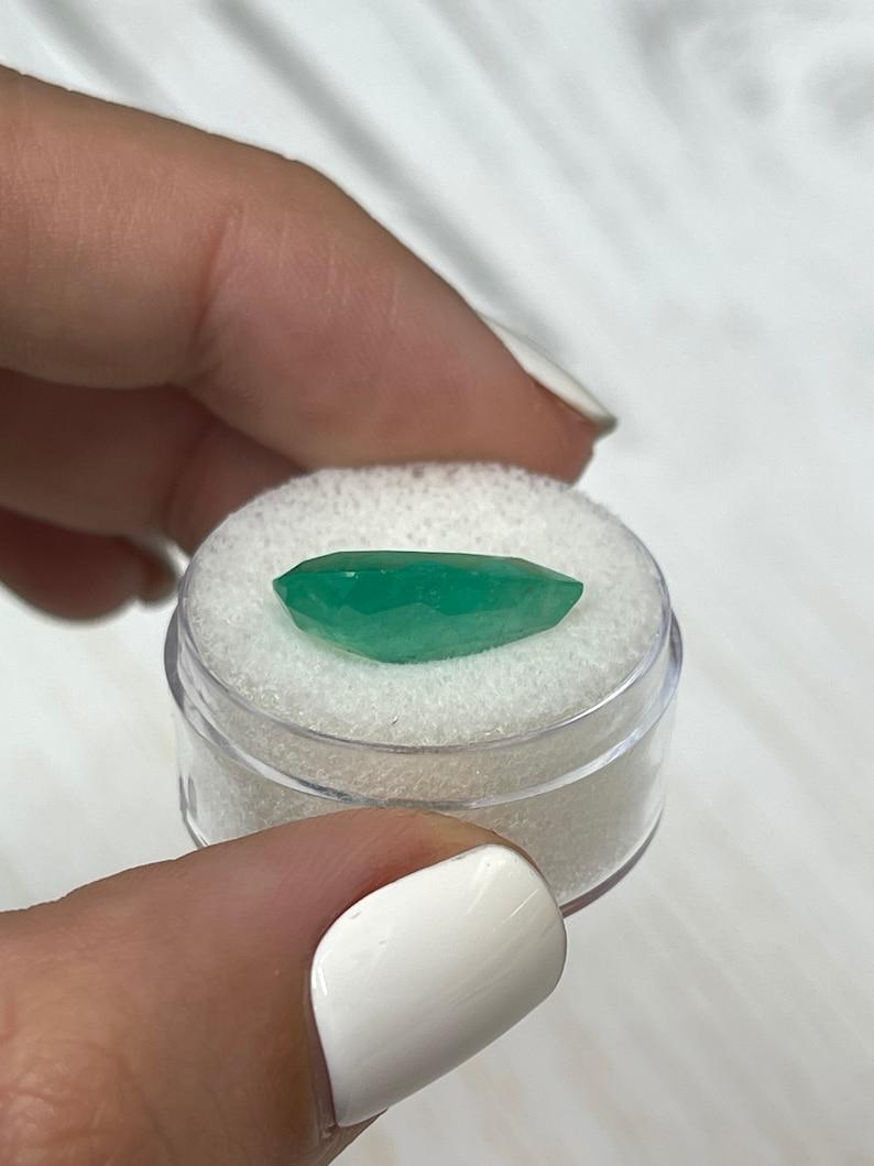 7.36 Karat Bi-Color Grüner Kolumbianischer Smaragd - Birnenschliff Mai Geburtsstein Edelstein im Angebot 1