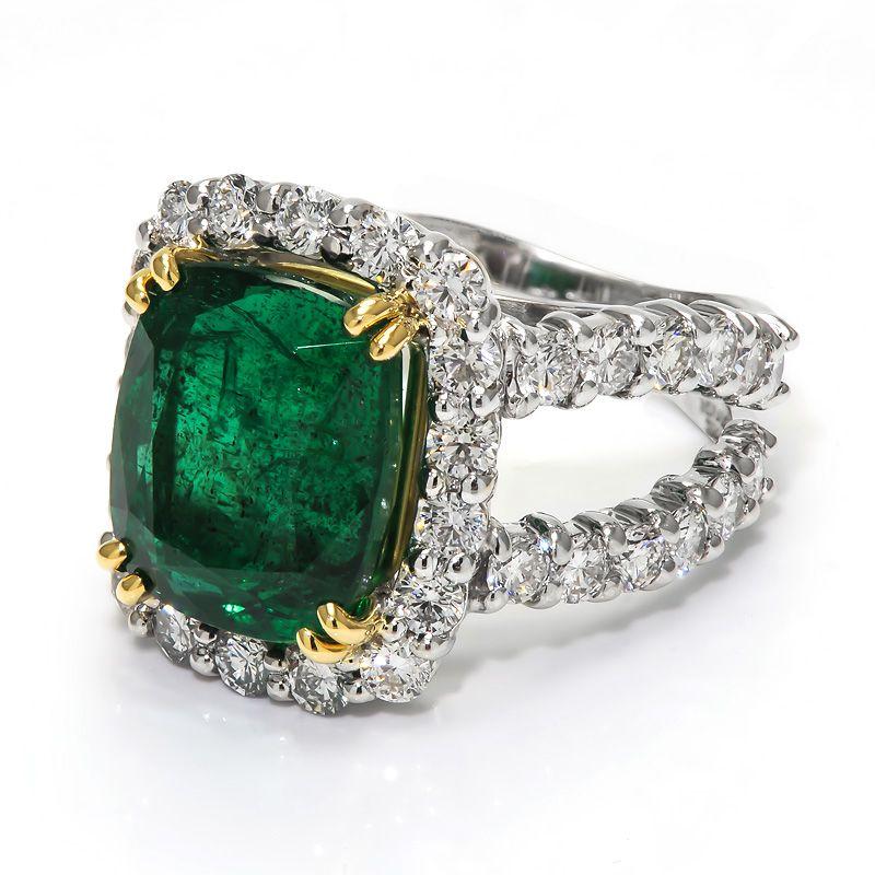 Mixed Cut 7.36 Carat Emerald and Brilliant-Cut Diamond Gold Ring Estate Fine Jewelry For Sale