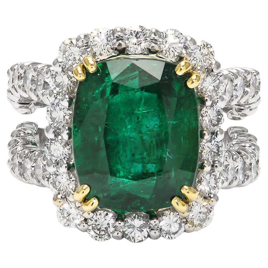 7.36 Carat Emerald and Brilliant-Cut Diamond Gold Ring Estate Fine Jewelry For Sale